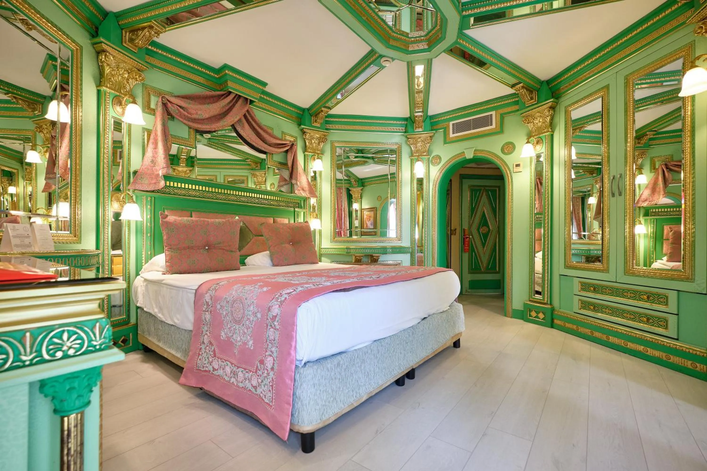 Bed in Club Hotel Sera