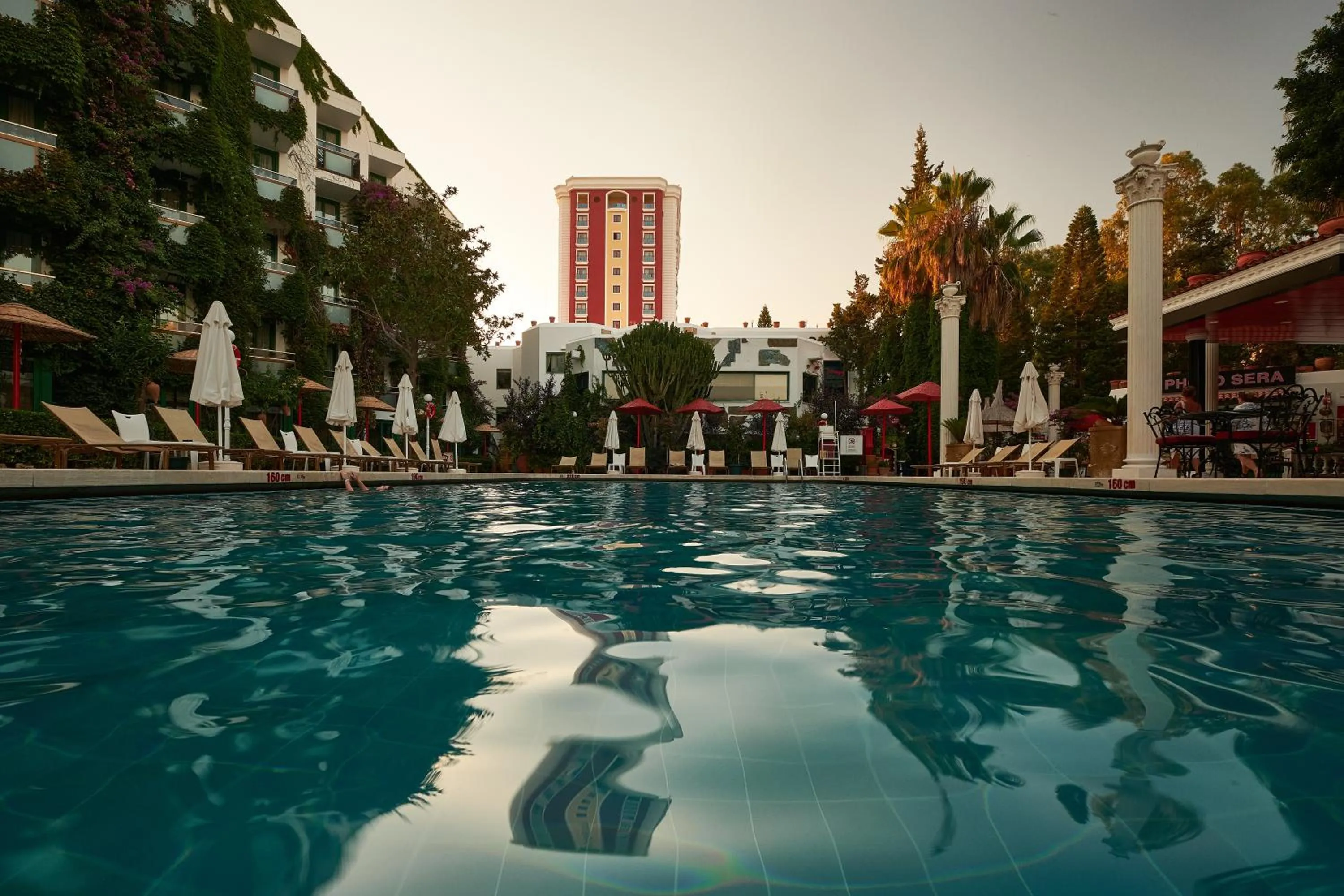 Swimming pool in Club Hotel Sera