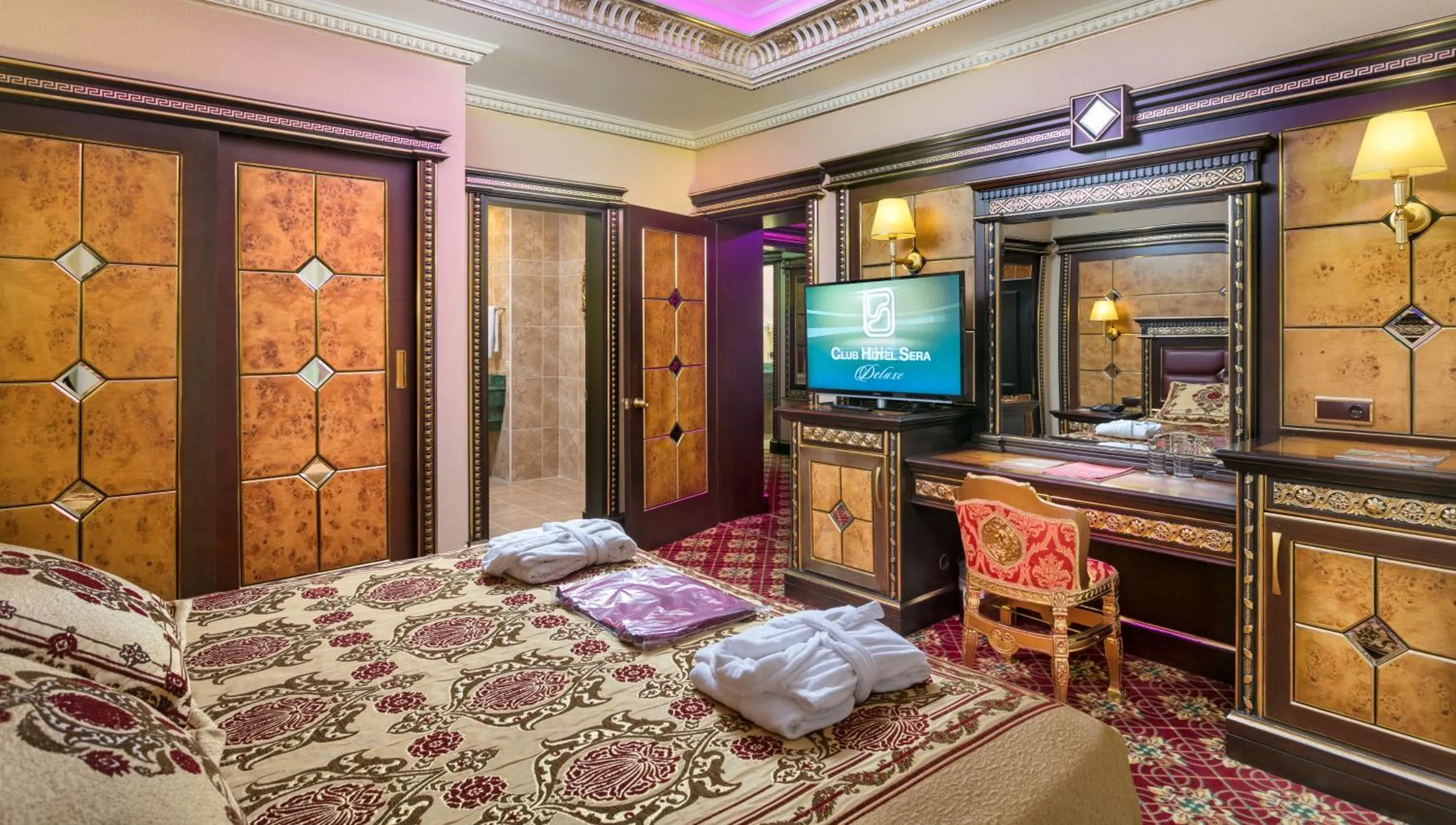 Bed in Club Hotel Sera