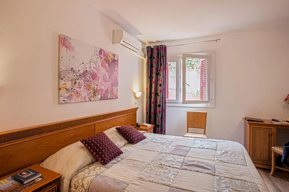 Bed in Hotel Kalliste