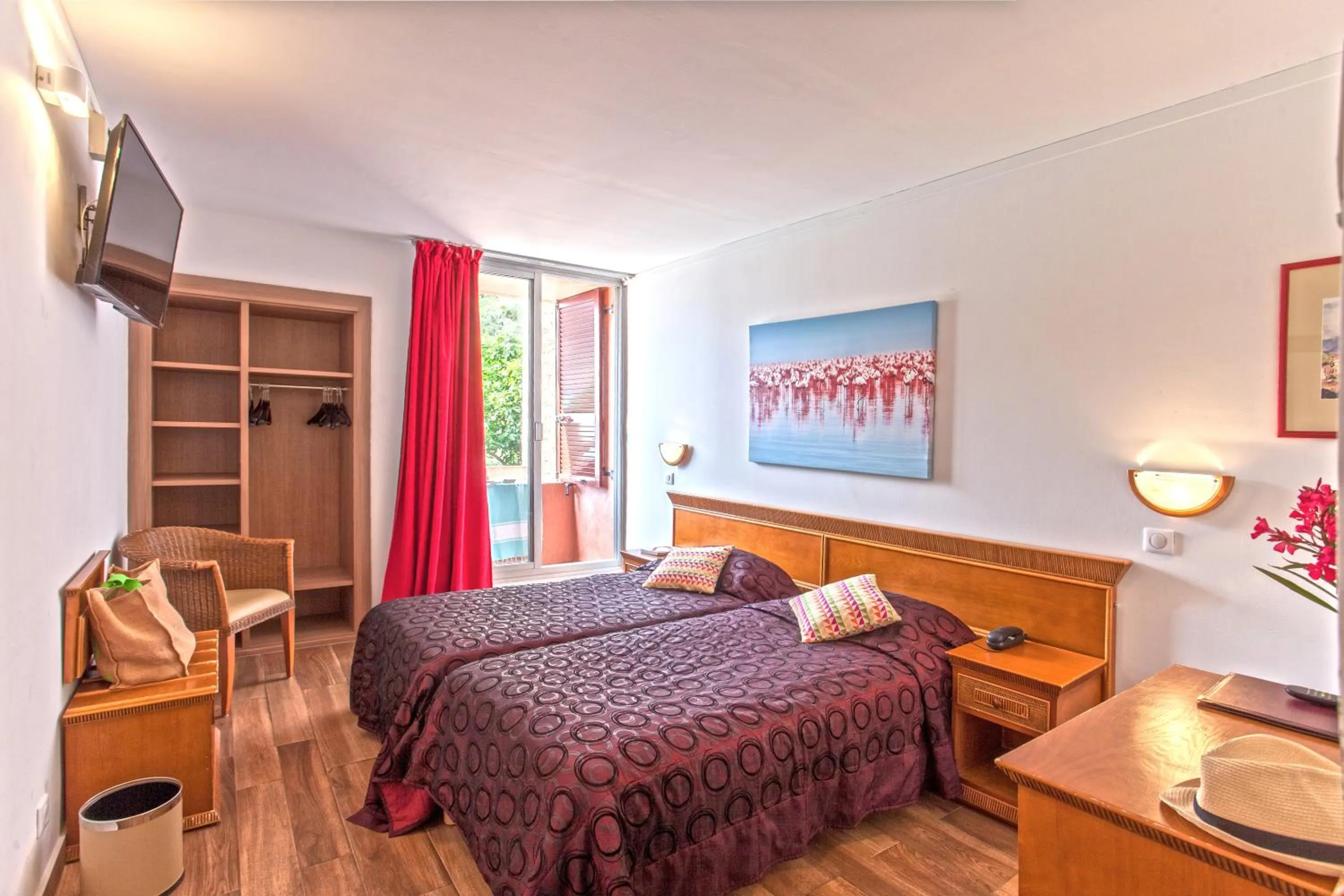 Bed in Hotel Kalliste