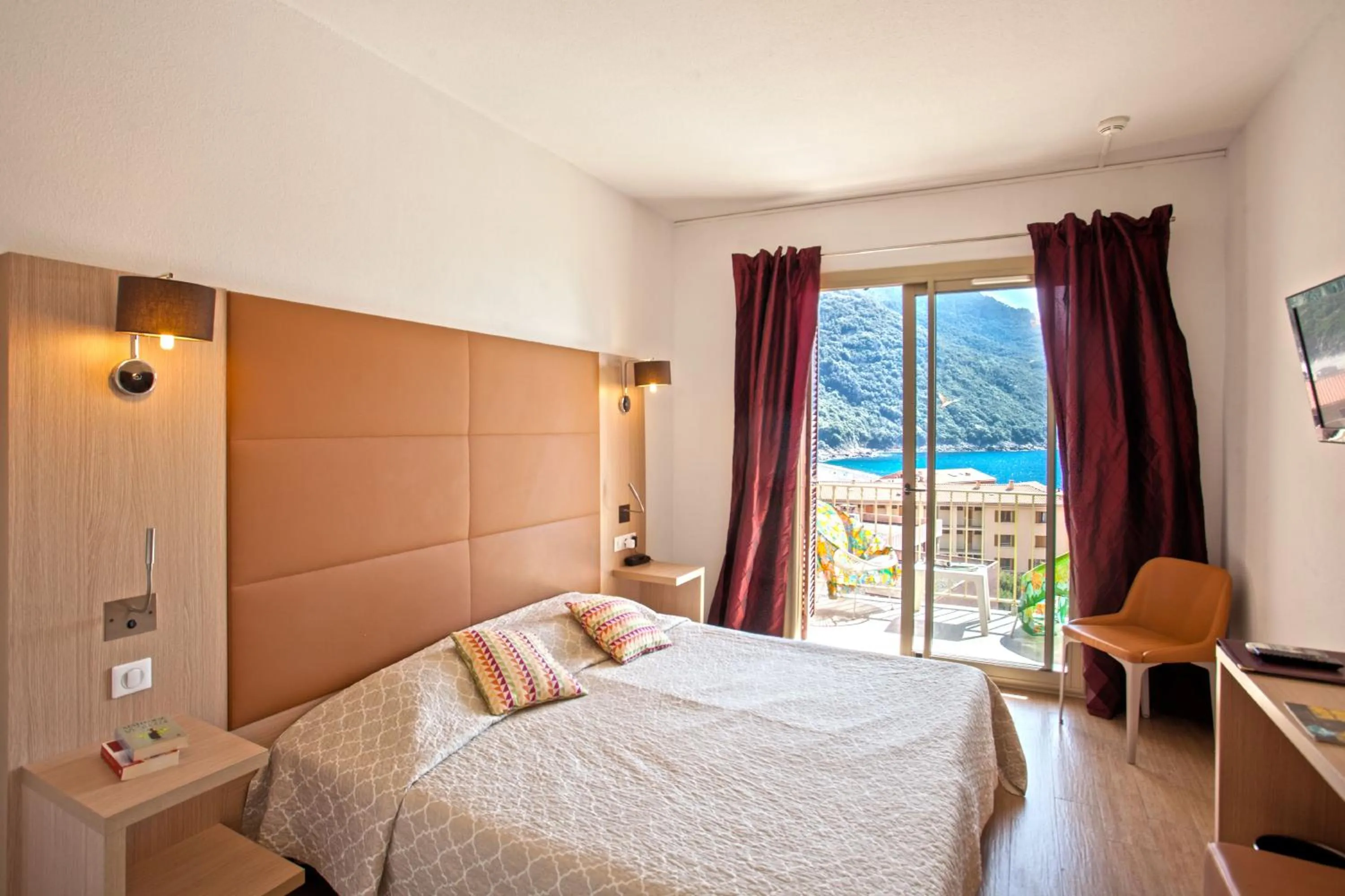 Bed in Hotel Kalliste