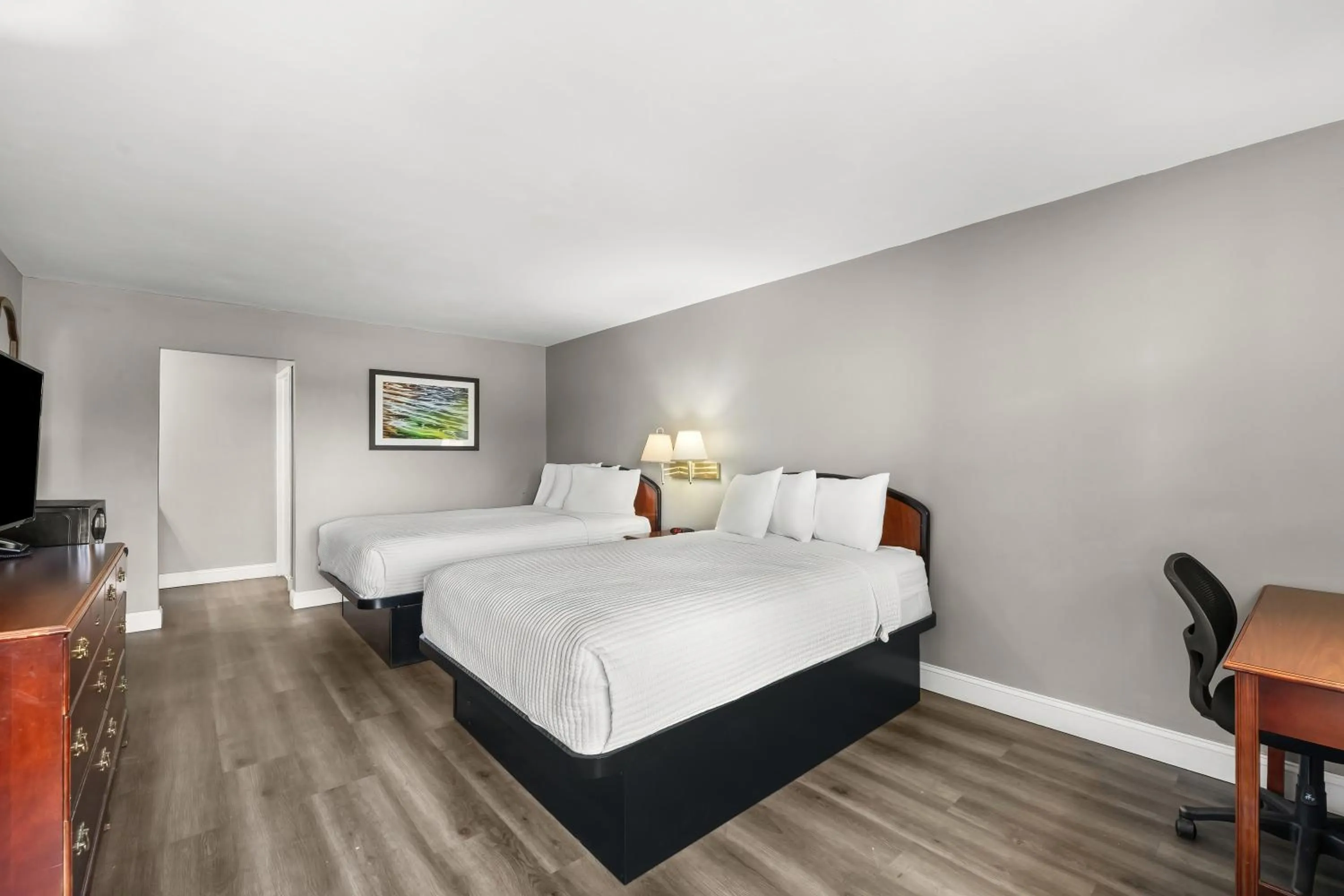 Bed in Knights Inn Virginia Beach Lynnhaven