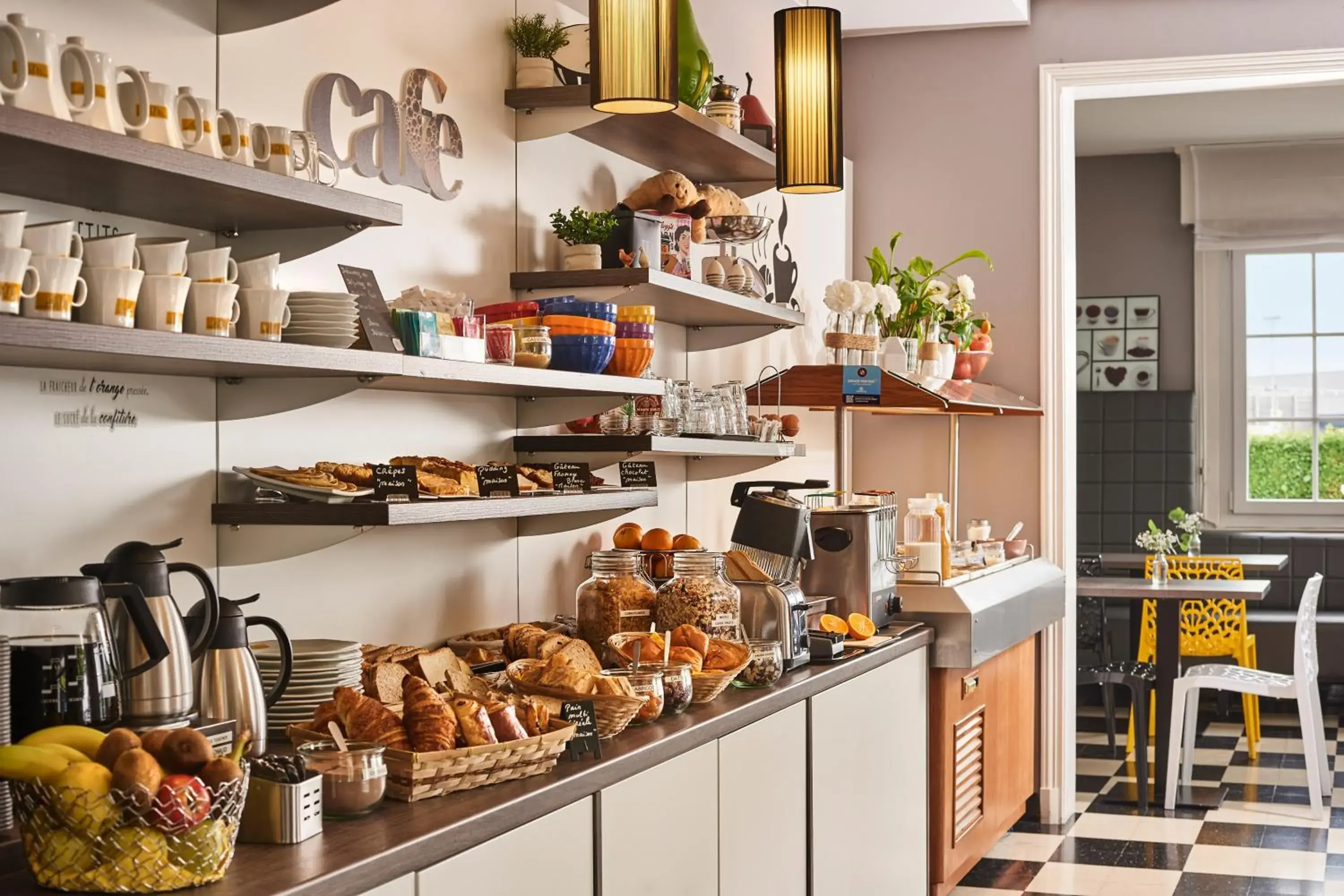 Restaurant/places to eat in Hôtel Agena Restaurant/places to eat in Hôtel Agena