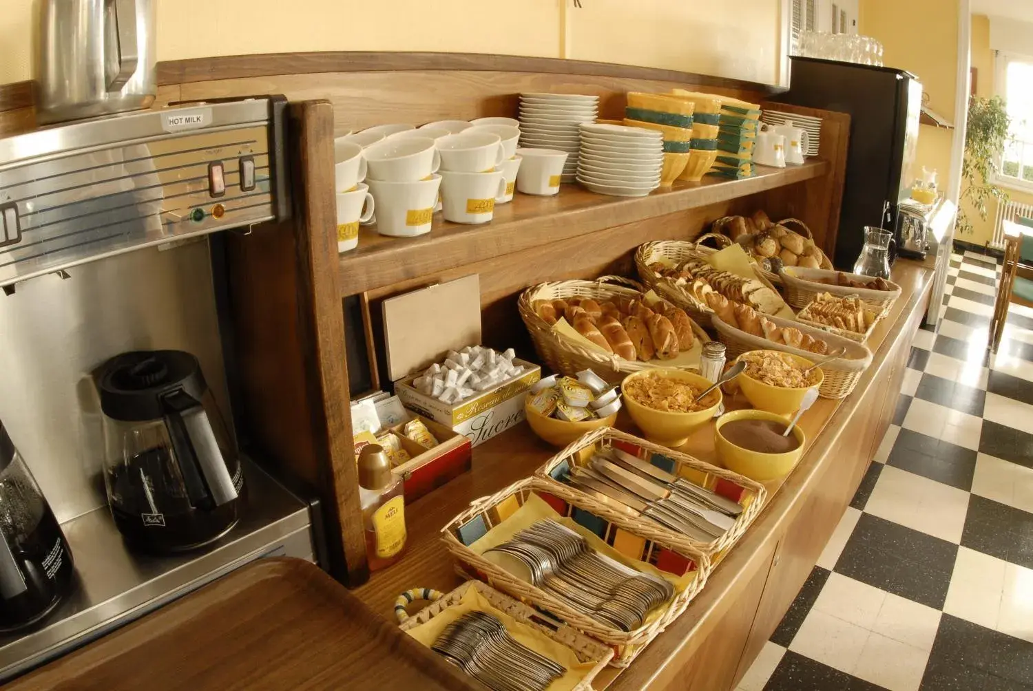 Restaurant/places to eat in Hôtel Agena Restaurant/places to eat in Hôtel Agena