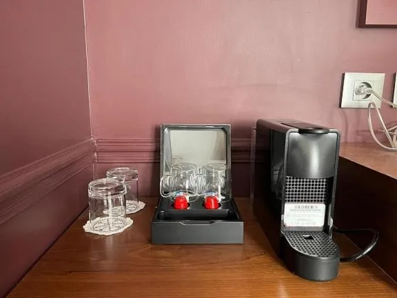 Coffee/tea facilities in Le Clos Medicis