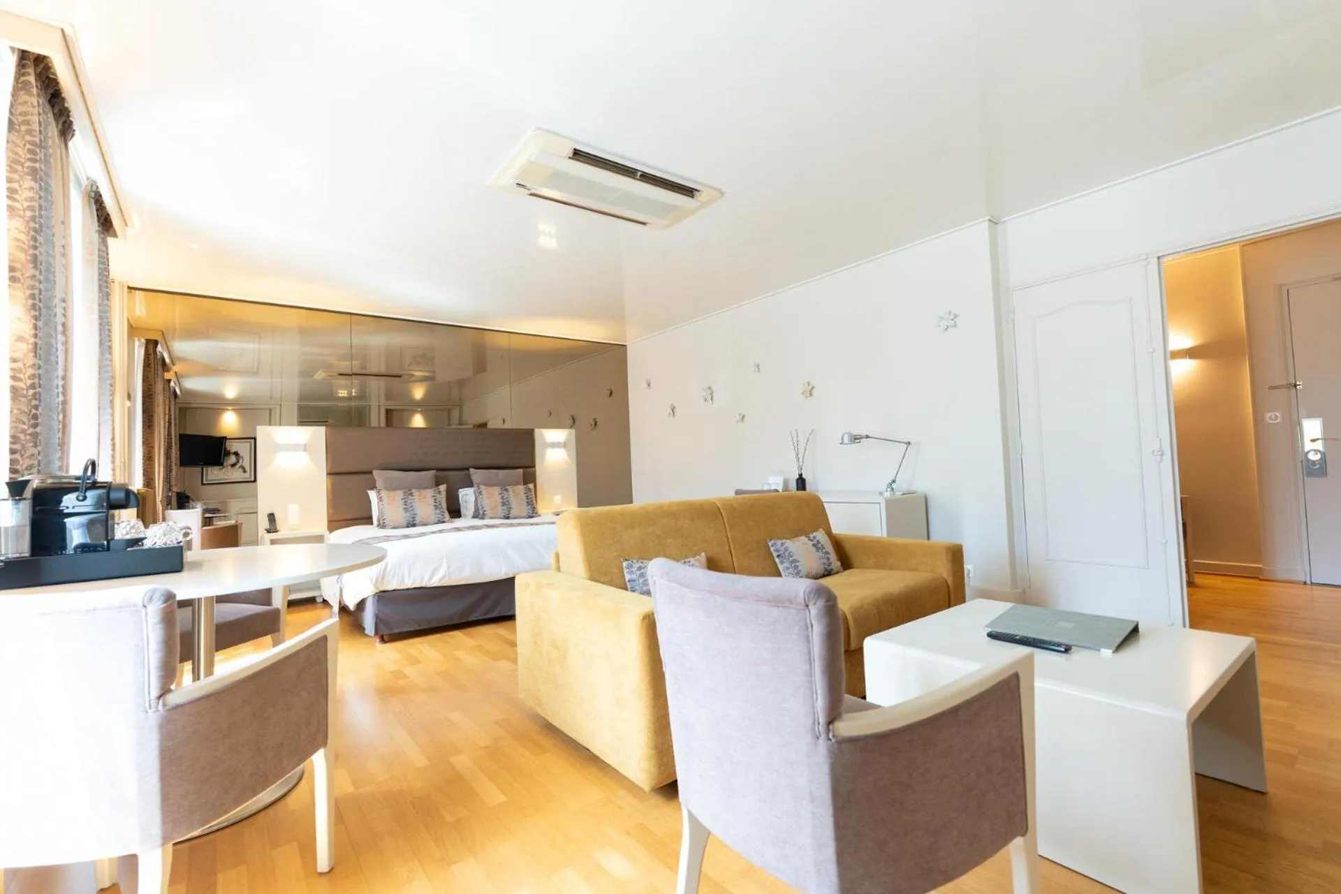 Living room in Hotel d'Angleterre
