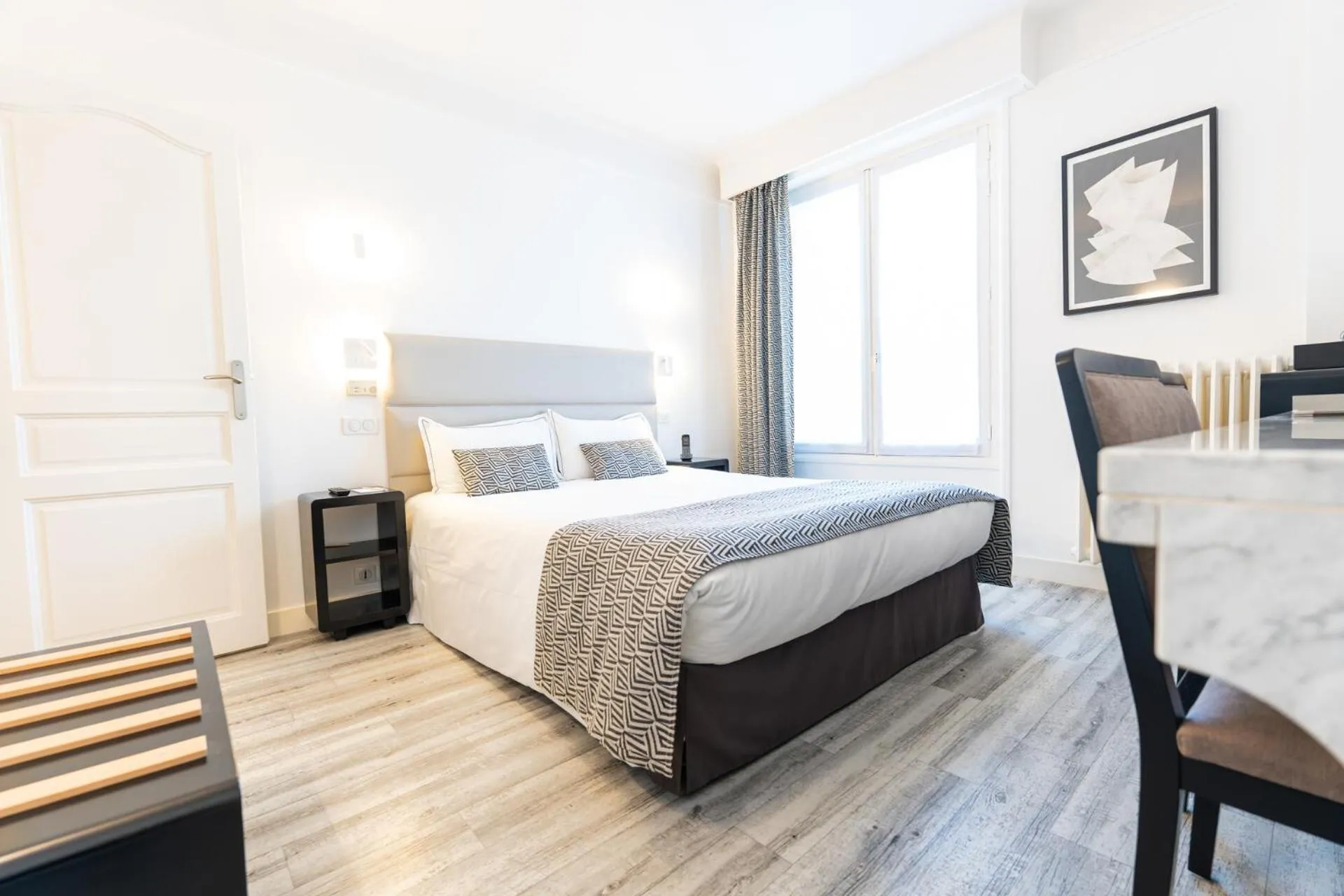 Photo of the whole room, Bed in Hotel d'Angleterre