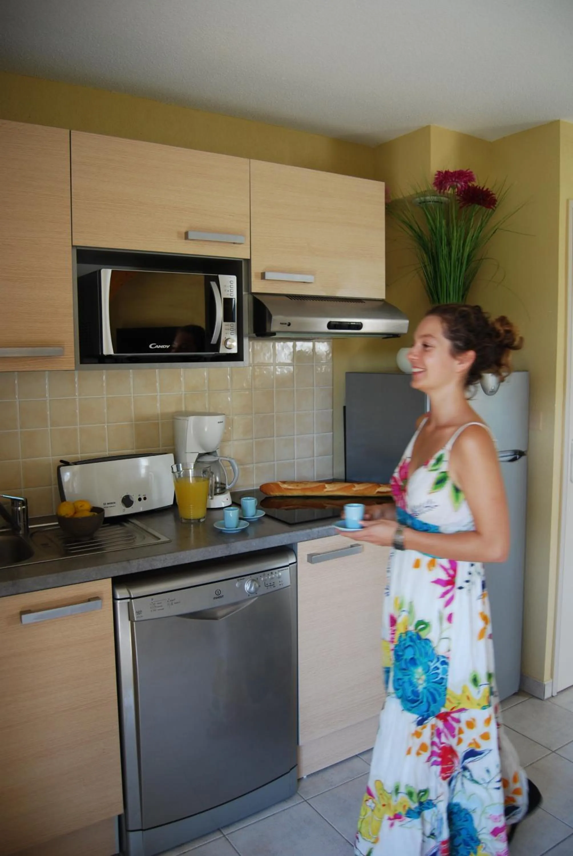 Kitchen or kitchenette in Lagrange Grand Bleu Vacances – Résidence Le Mas de Torreilles
