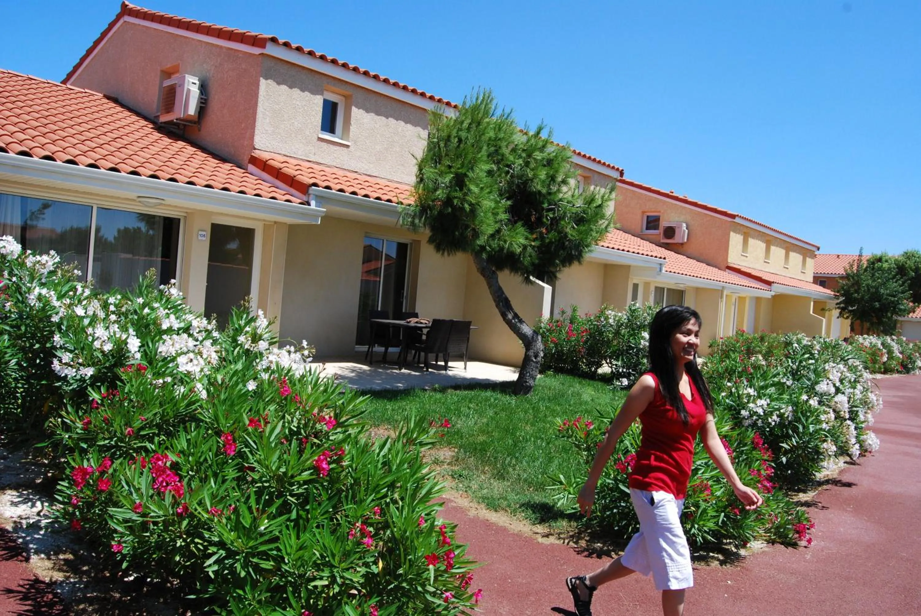 Facade/entrance in Lagrange Grand Bleu Vacances – Résidence Le Mas de Torreilles