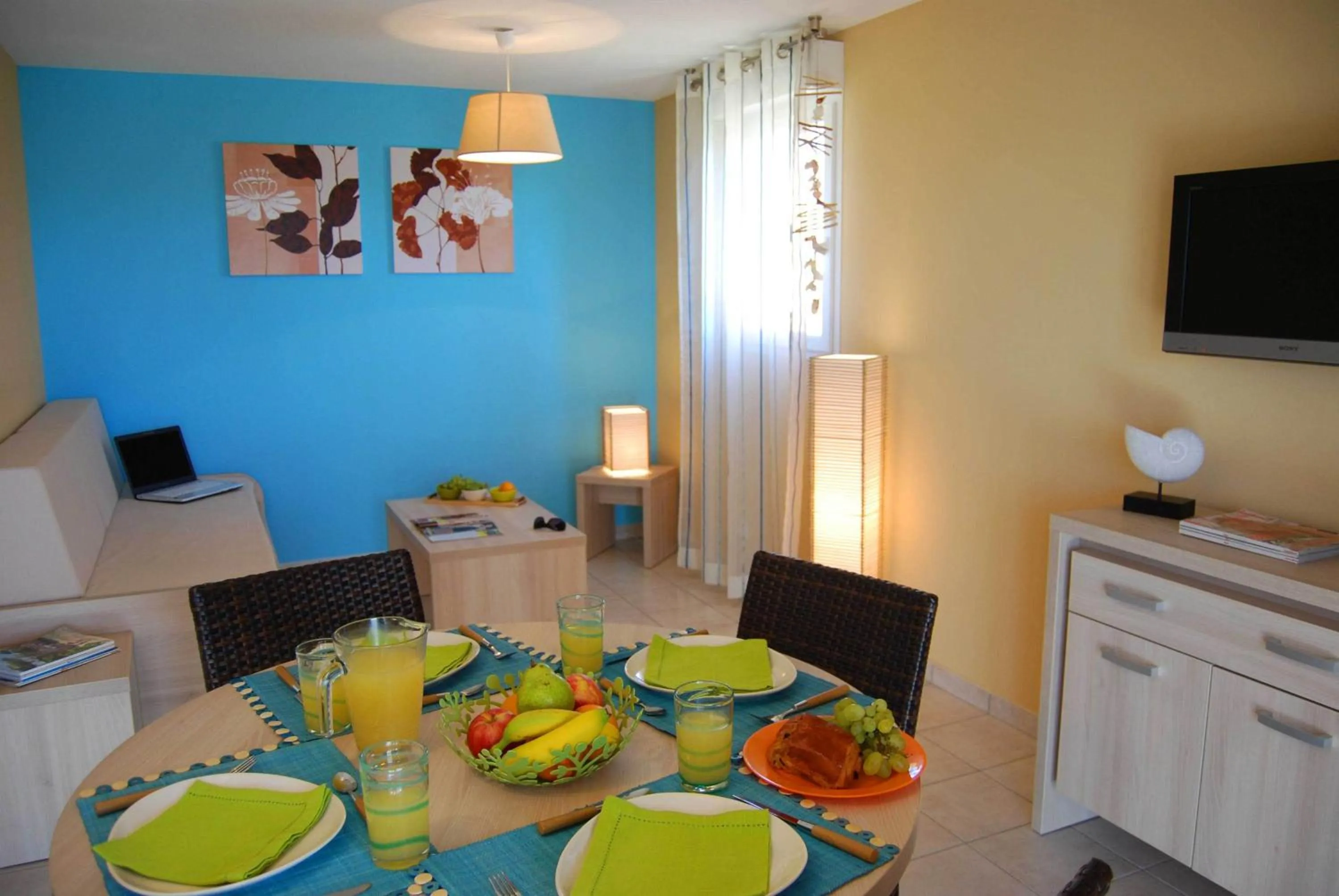 Dining area in Lagrange Grand Bleu Vacances – Résidence Le Mas de Torreilles