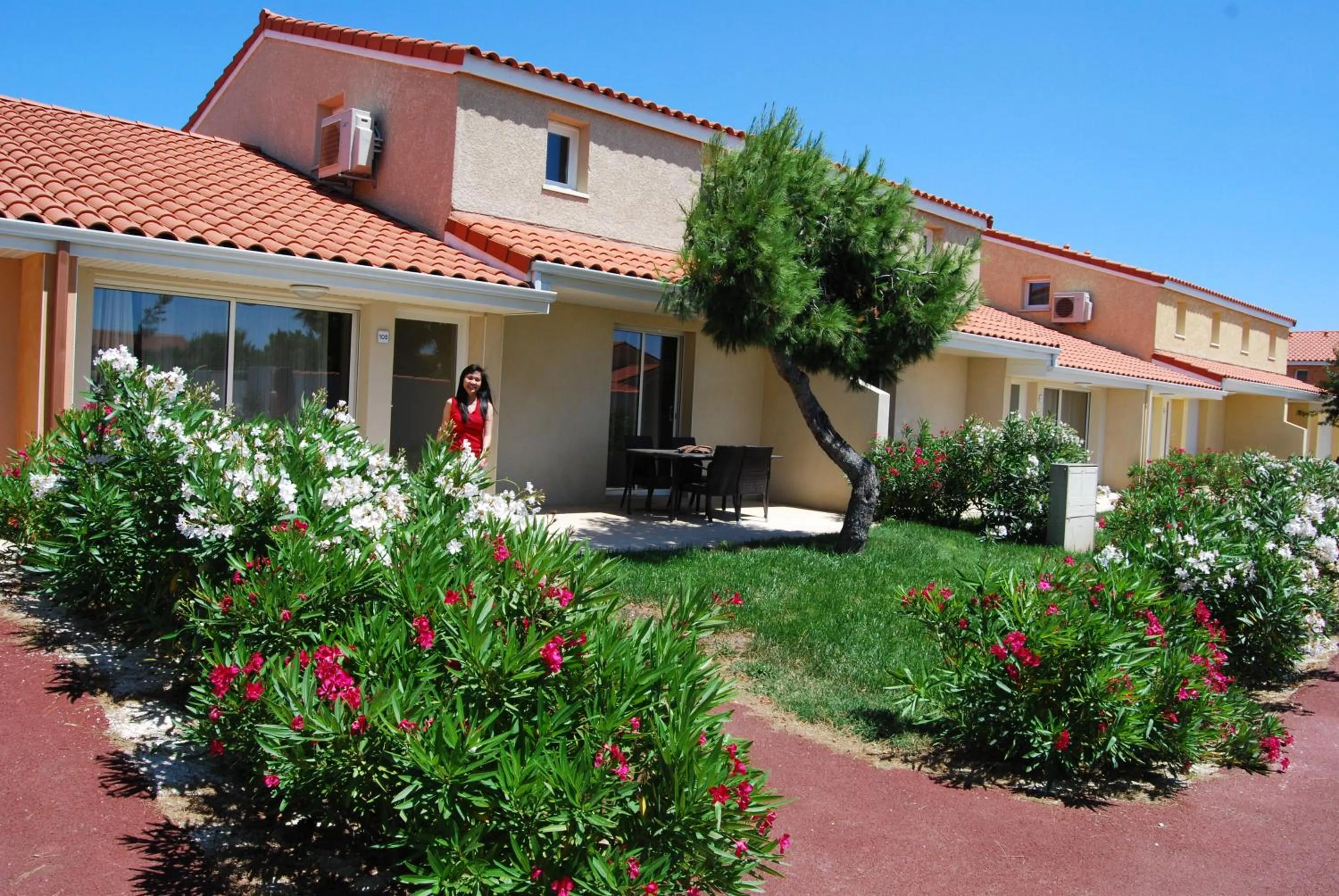 Facade/entrance in Lagrange Grand Bleu Vacances – Résidence Le Mas de Torreilles