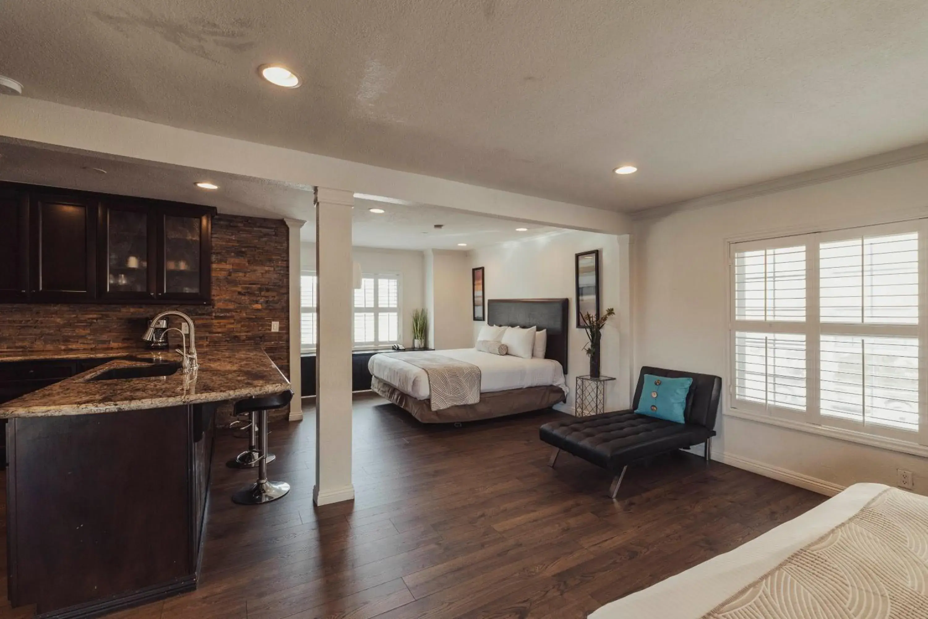 Dixie Family Suite 237 in The Dixie Hollywood Dixie Family Suite 237 in The Dixie Hollywood