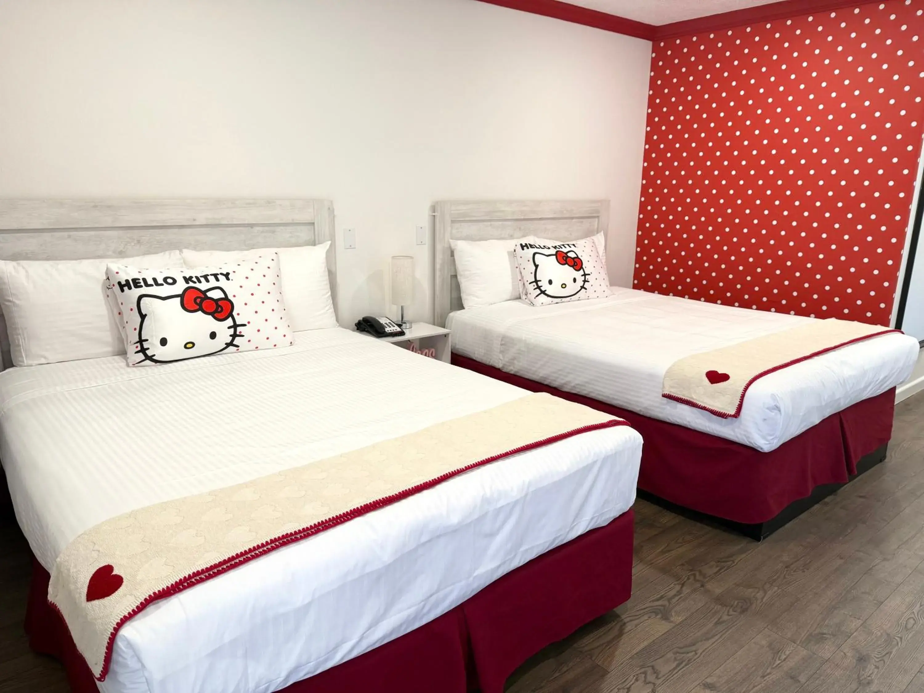 Bed in The Dixie Hollywood Bed in The Dixie Hollywood