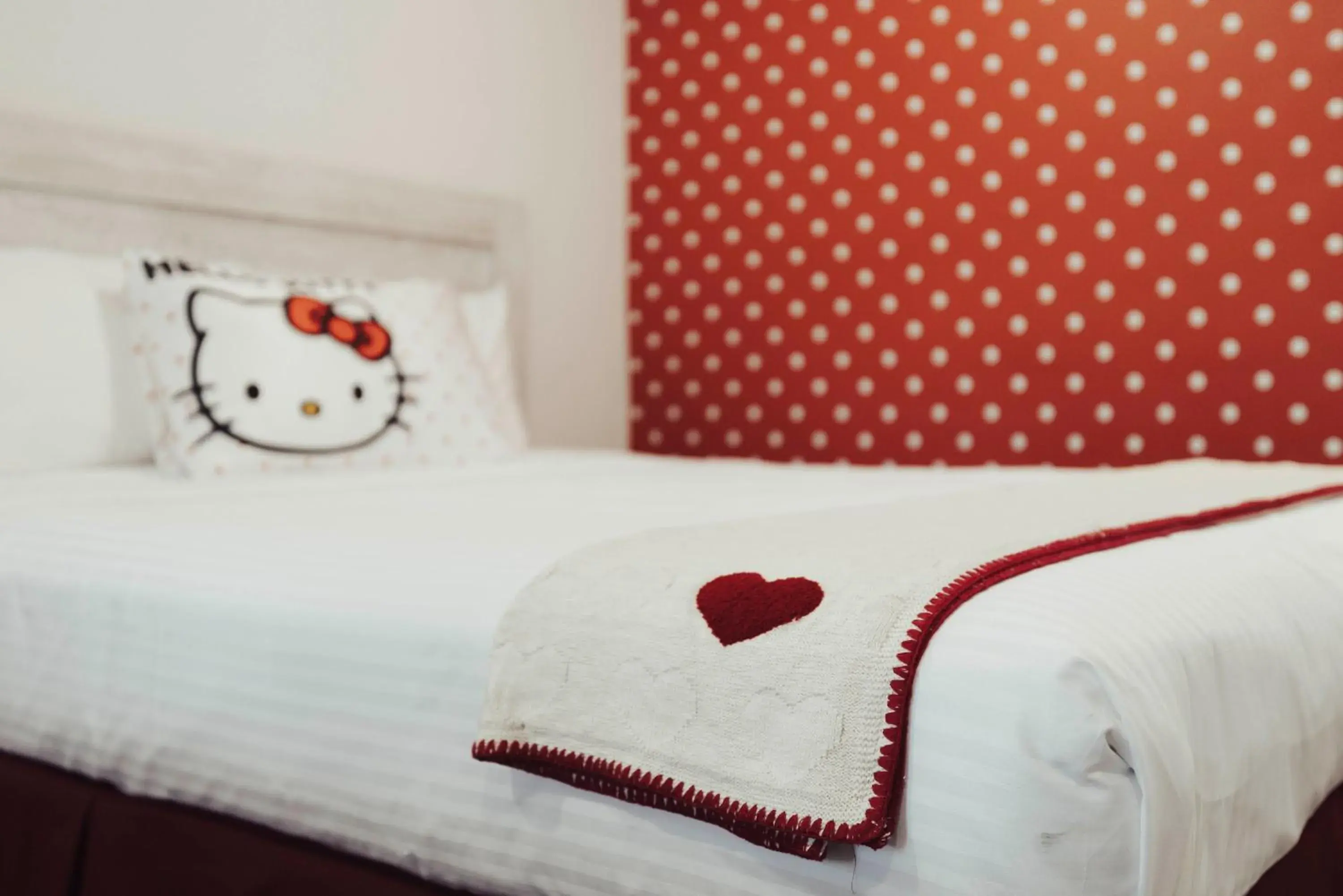 Bed in The Dixie Hollywood Bed in The Dixie Hollywood