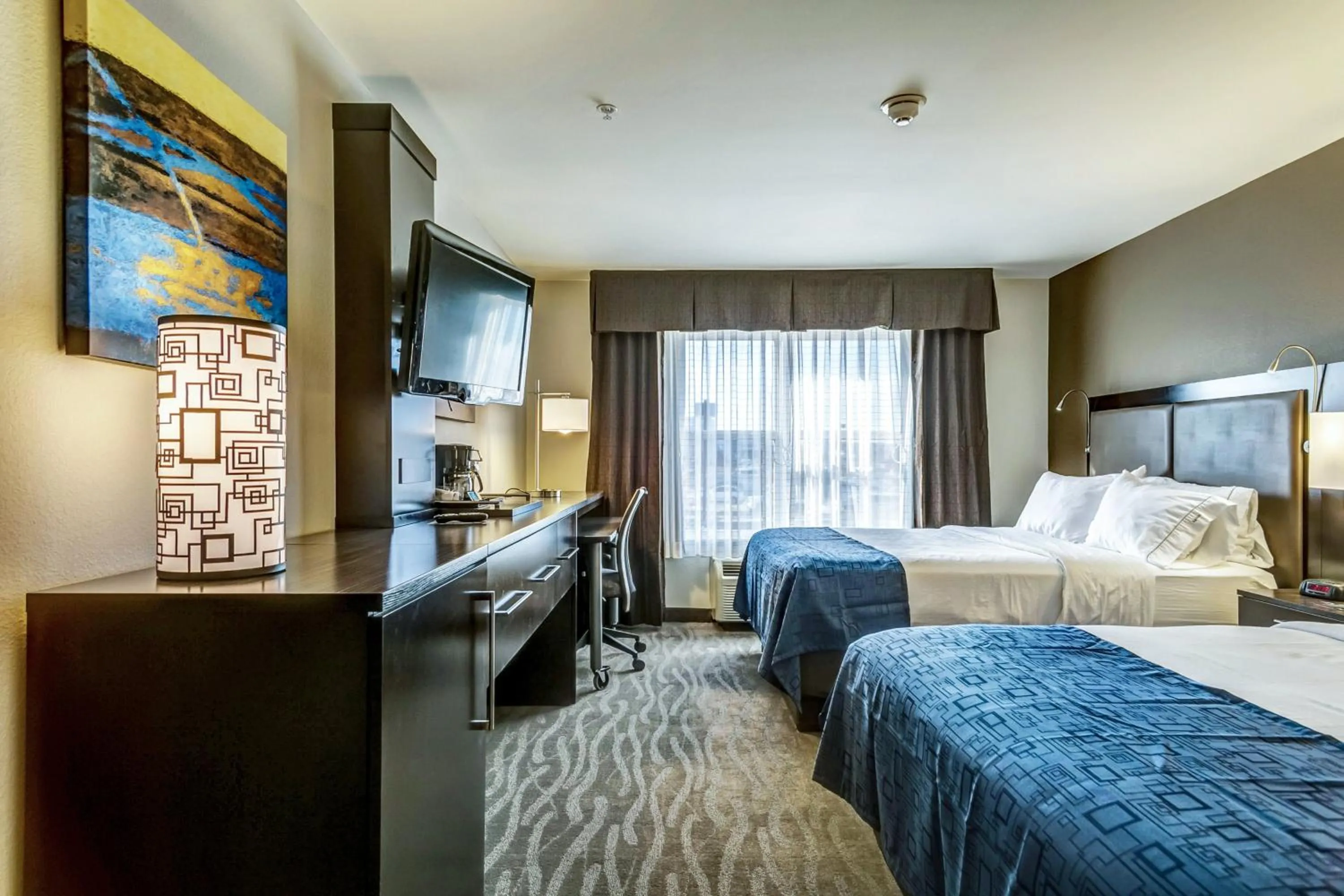 Photo of the whole room, Bed in Holiday Inn Express Hotel & Suites St. Louis West-O'Fallon by IHG