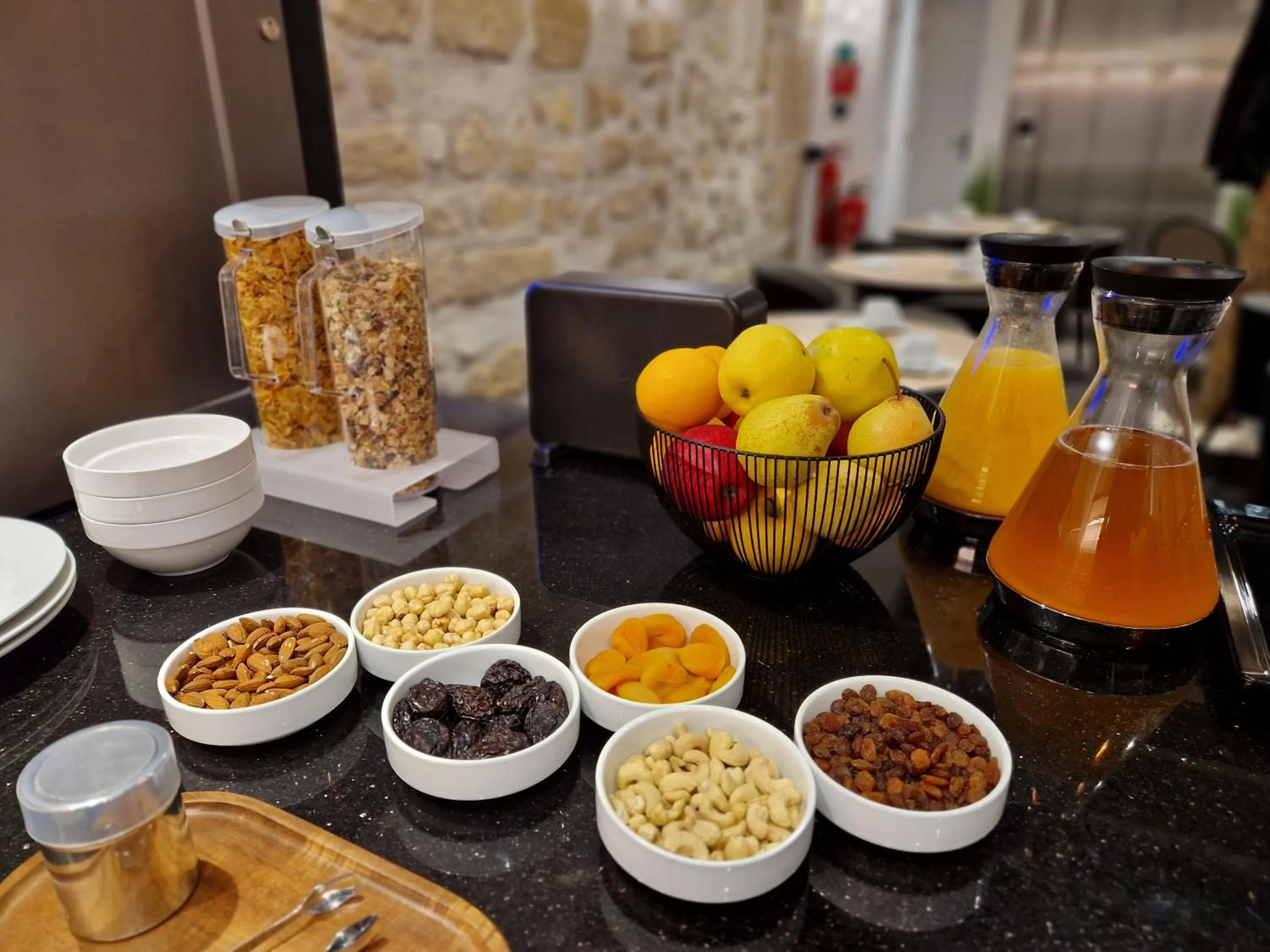Continental breakfast in Hôtel De La Herse d'Or