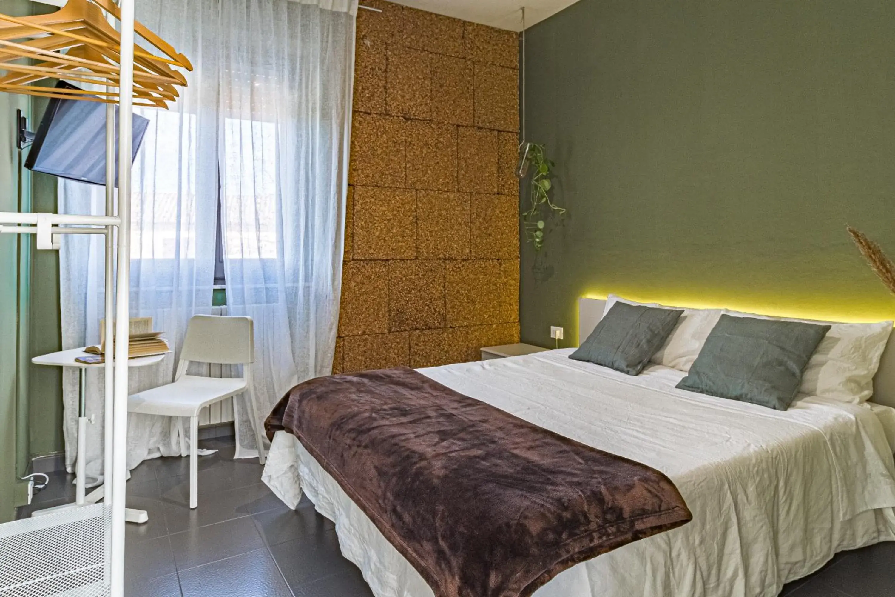 Double Room with Private Bathroom - single occupancy in Lotus House Double Room with Private Bathroom - single occupancy in Lotus House