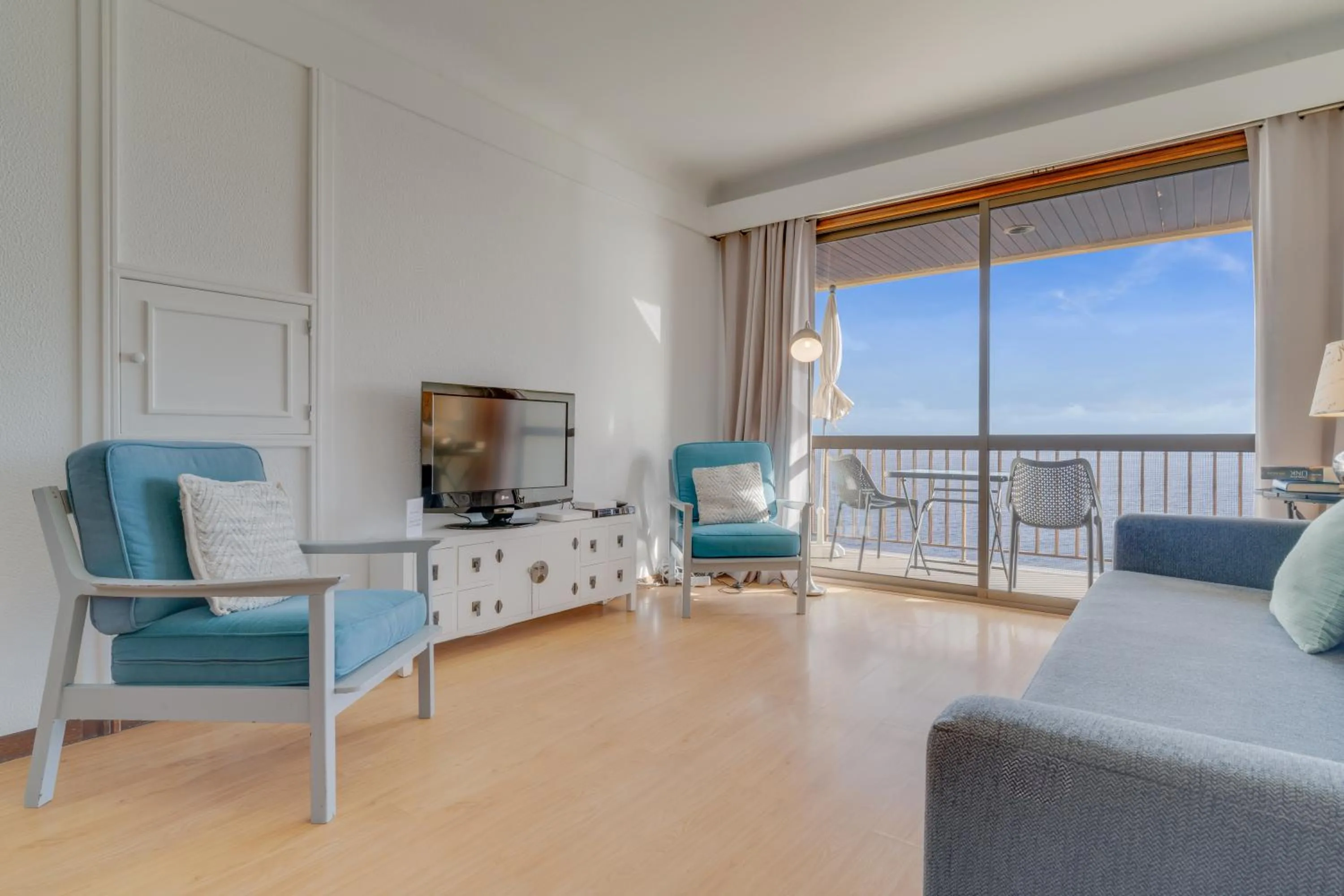 TV and multimedia in Bahia Top Floor