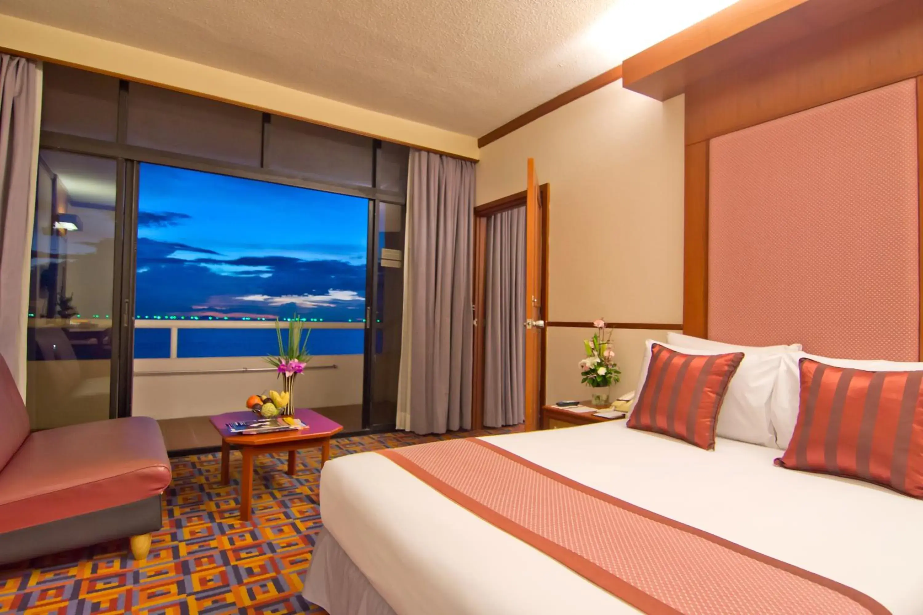 Bed in Ambassador City Jomtien Ocean Wing