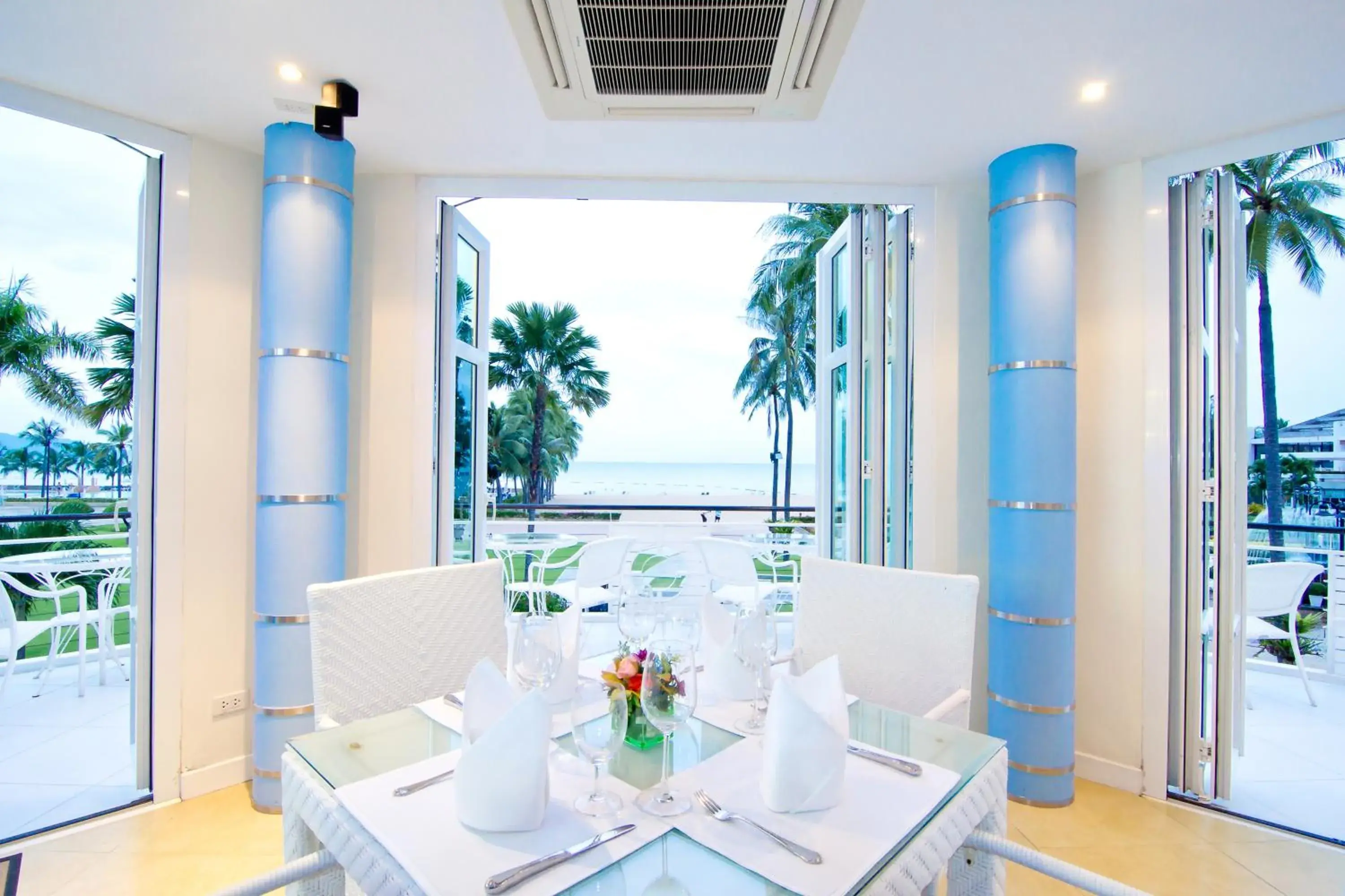 Restaurant/Places to Eat in Ambassador City Jomtien Ocean Wing