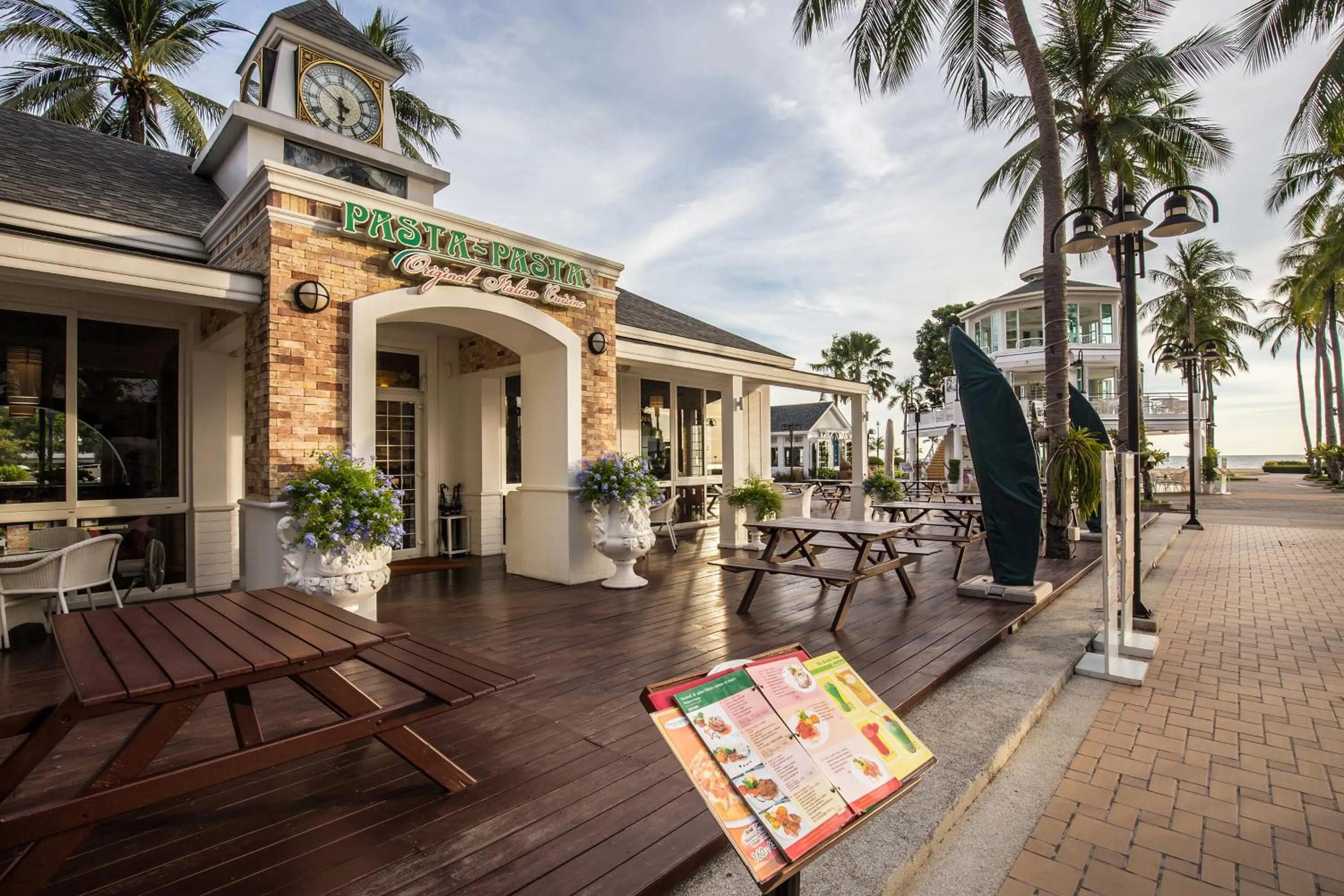 Restaurant/places to eat in Ambassador City Jomtien Ocean Wing - SHA Plus