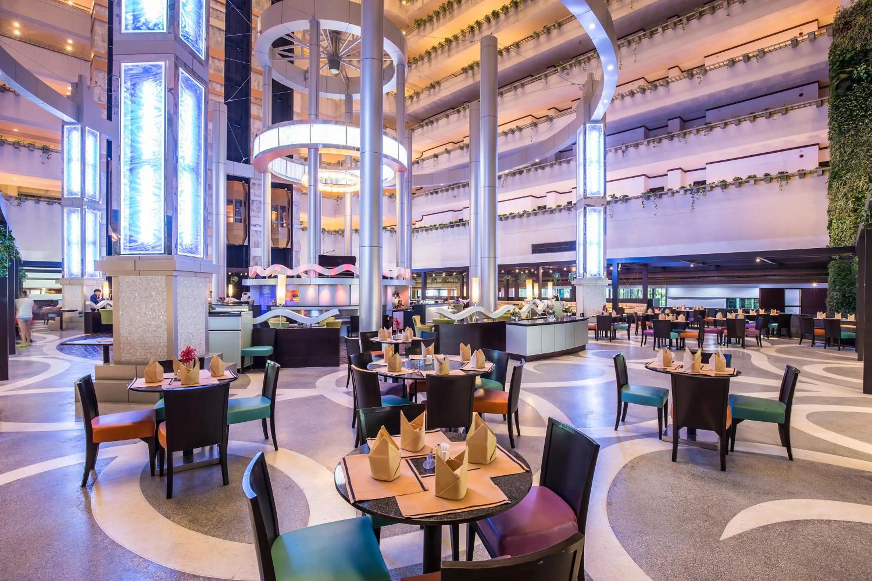 Restaurant/places to eat in Ambassador City Jomtien Ocean Wing - SHA Plus