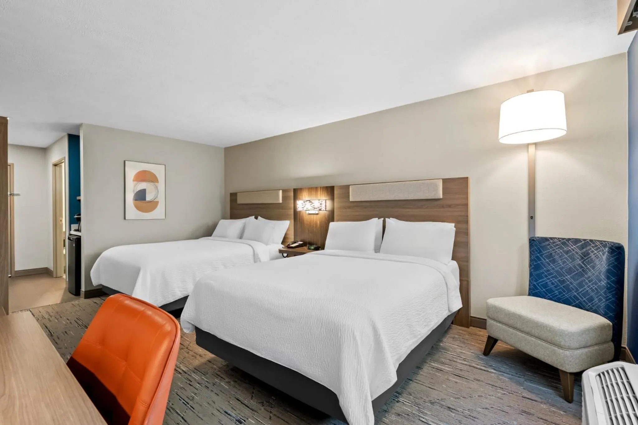 Photo of the whole room, Bed in Holiday Inn Express Ogden by IHG