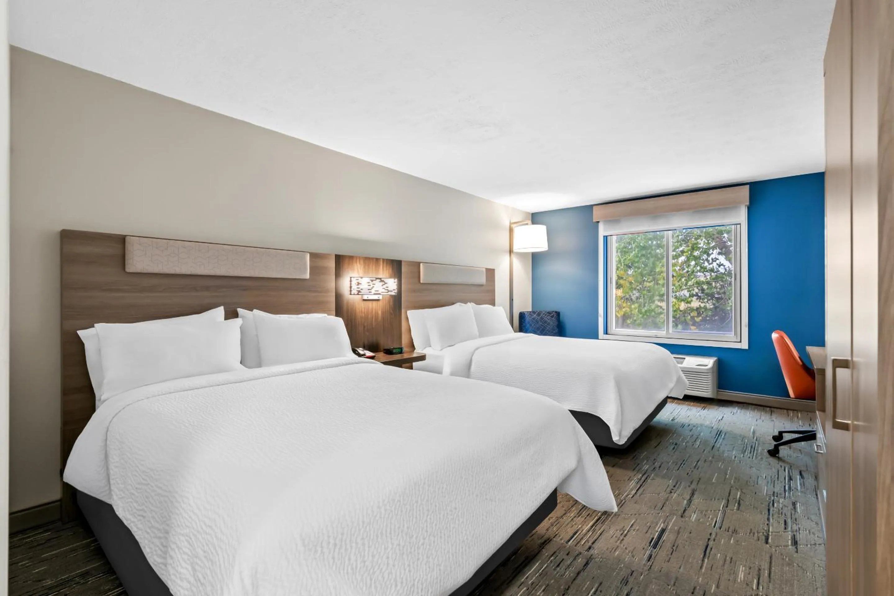 Bed in Holiday Inn Express Ogden by IHG