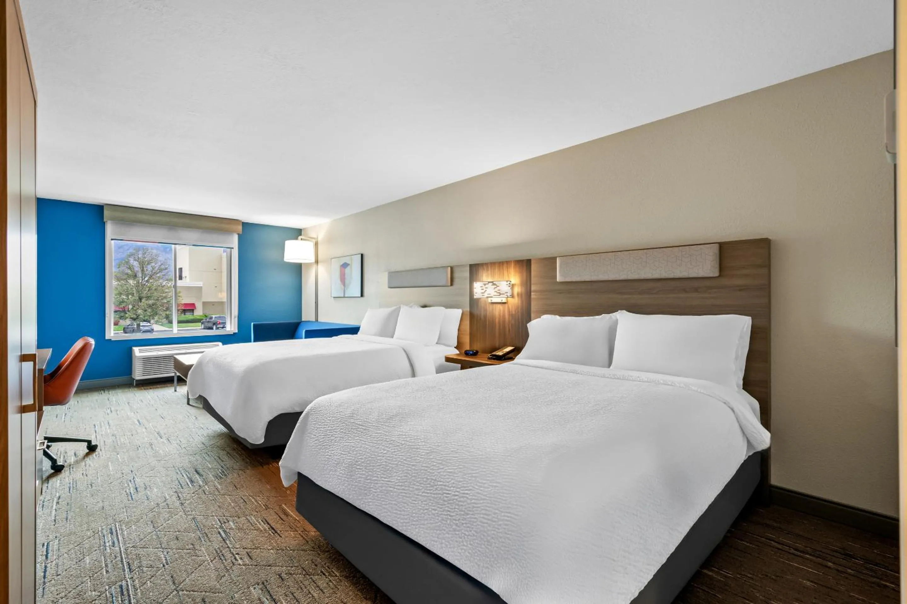 Bed in Holiday Inn Express Ogden by IHG