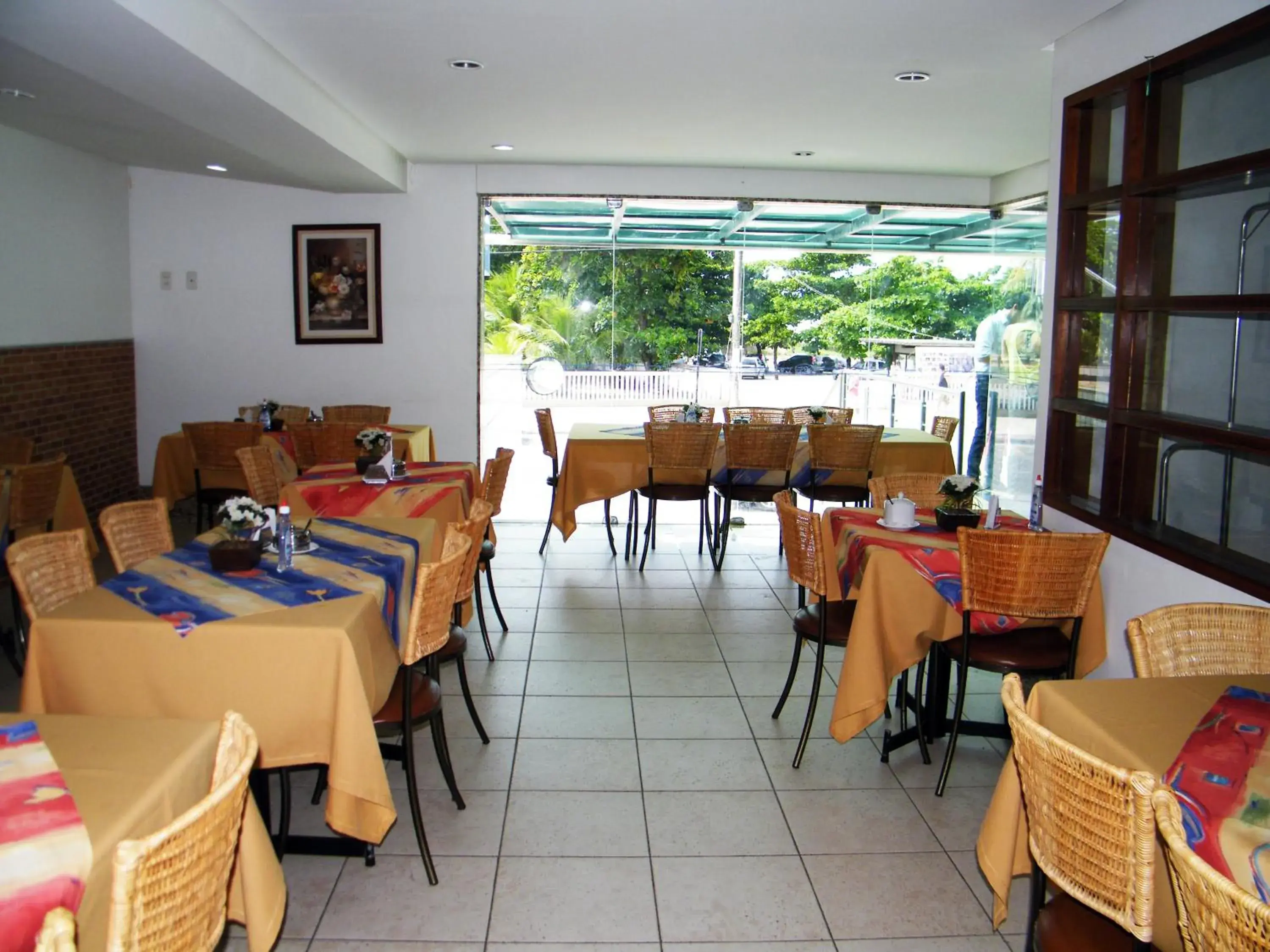 Restaurant/places to eat in Littoral Express Restaurant/places to eat in Littoral Express