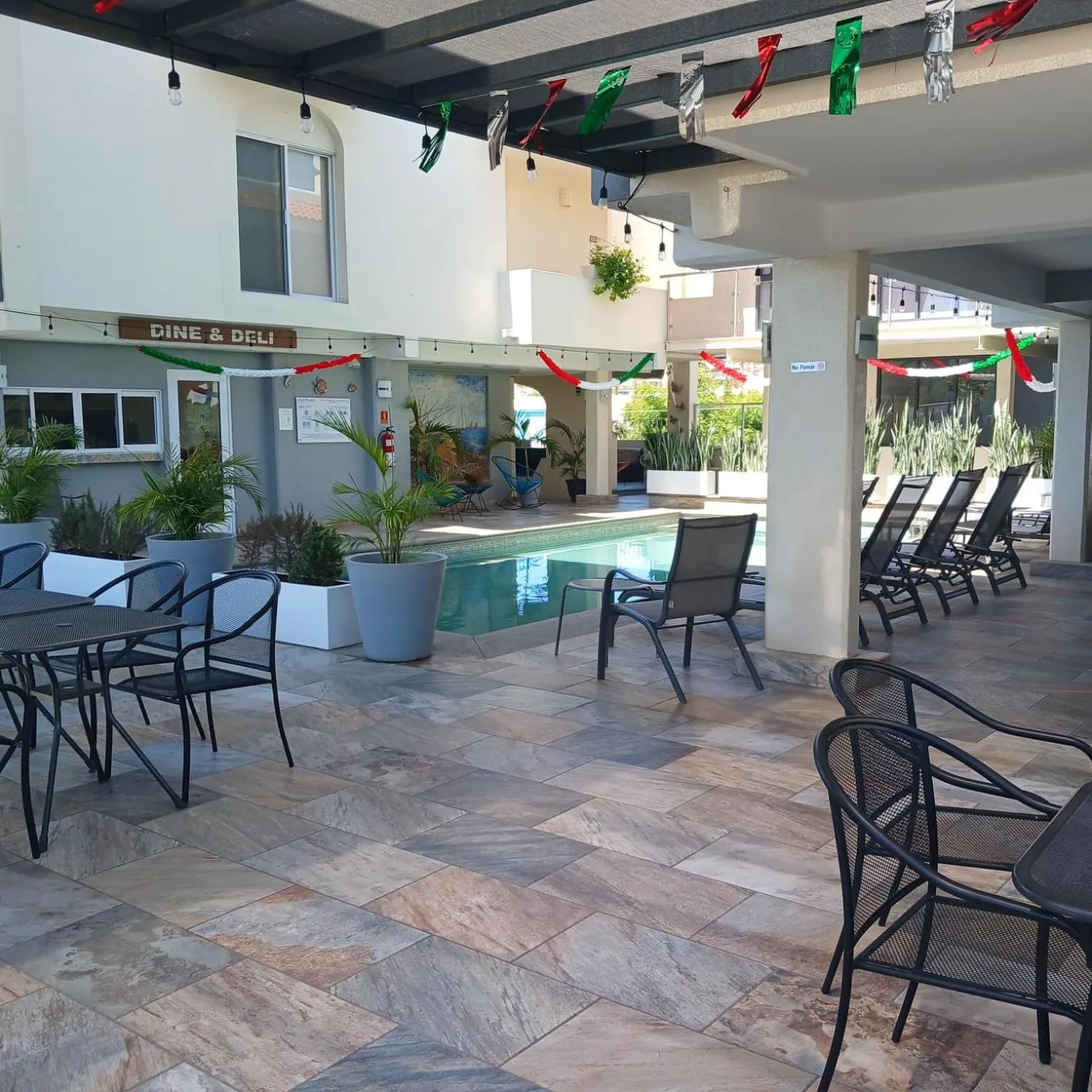 Swimming pool in Suites Las Palmas