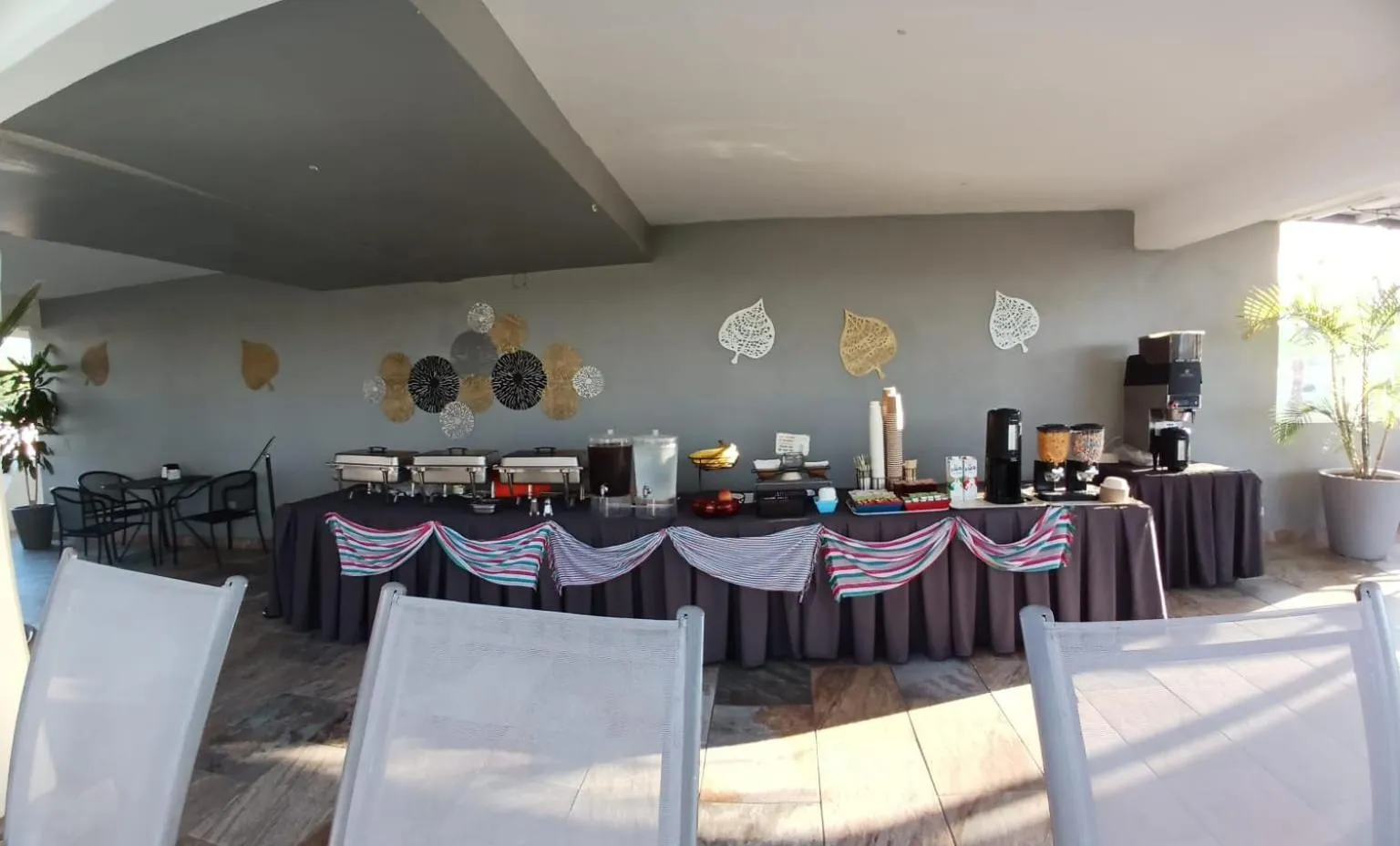 Coffee/tea facilities in Suites Las Palmas