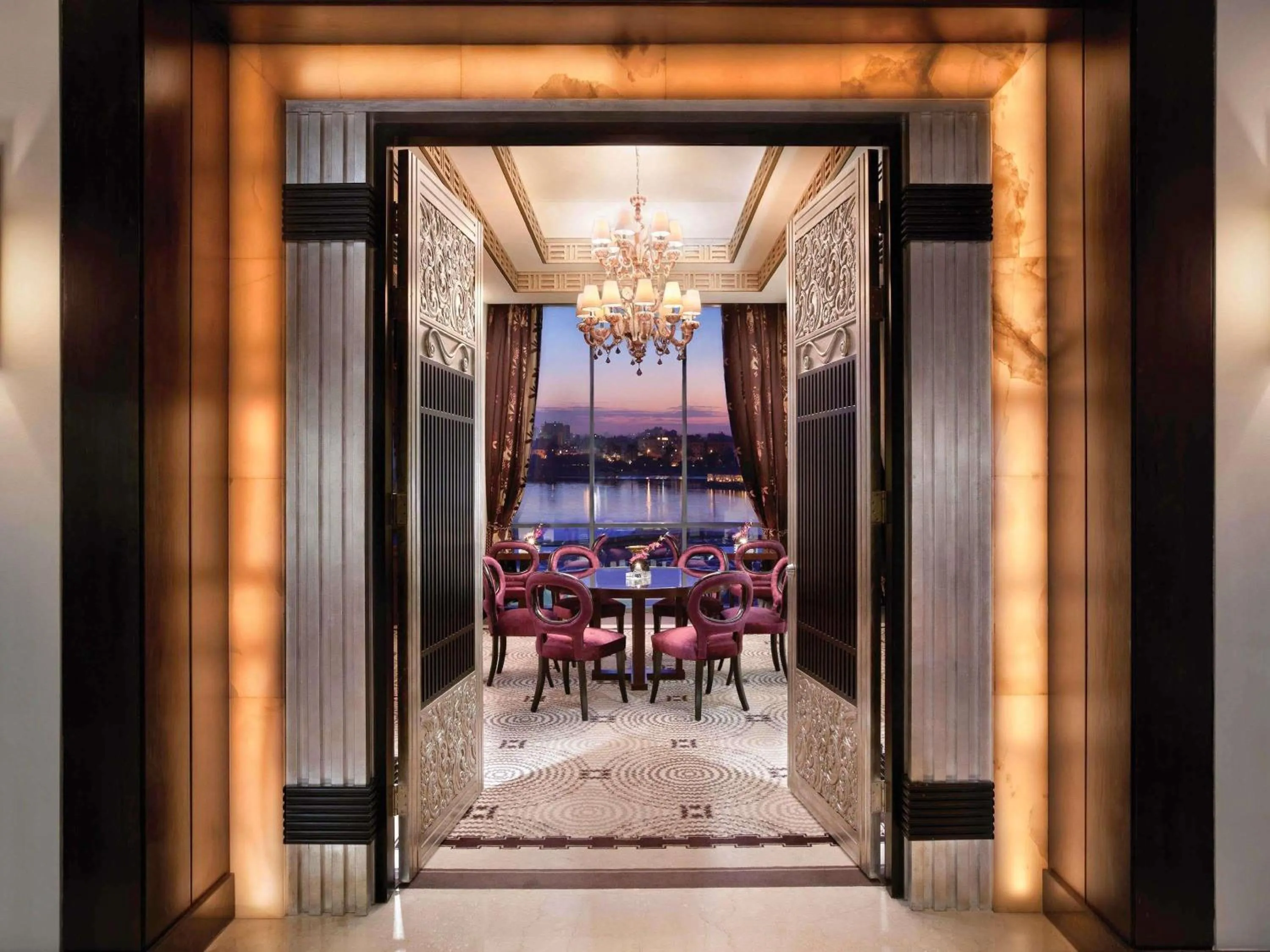 Lounge or bar in Fairmont Nile City