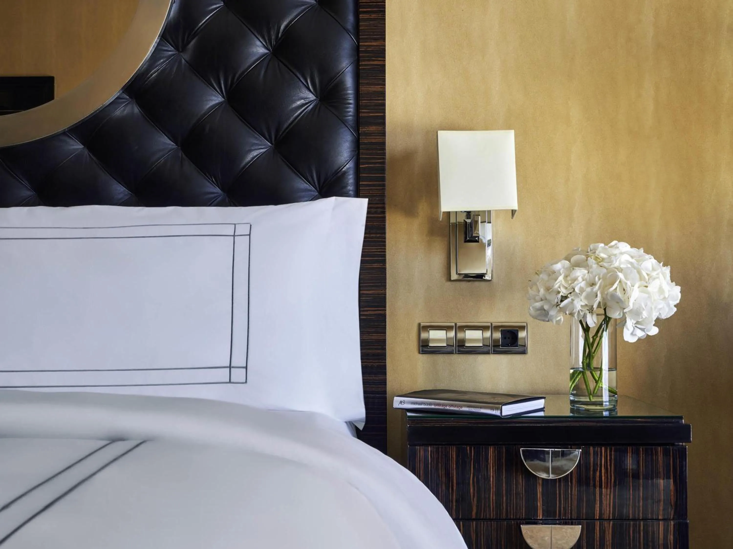 Bedroom, Bed in Fairmont Nile City