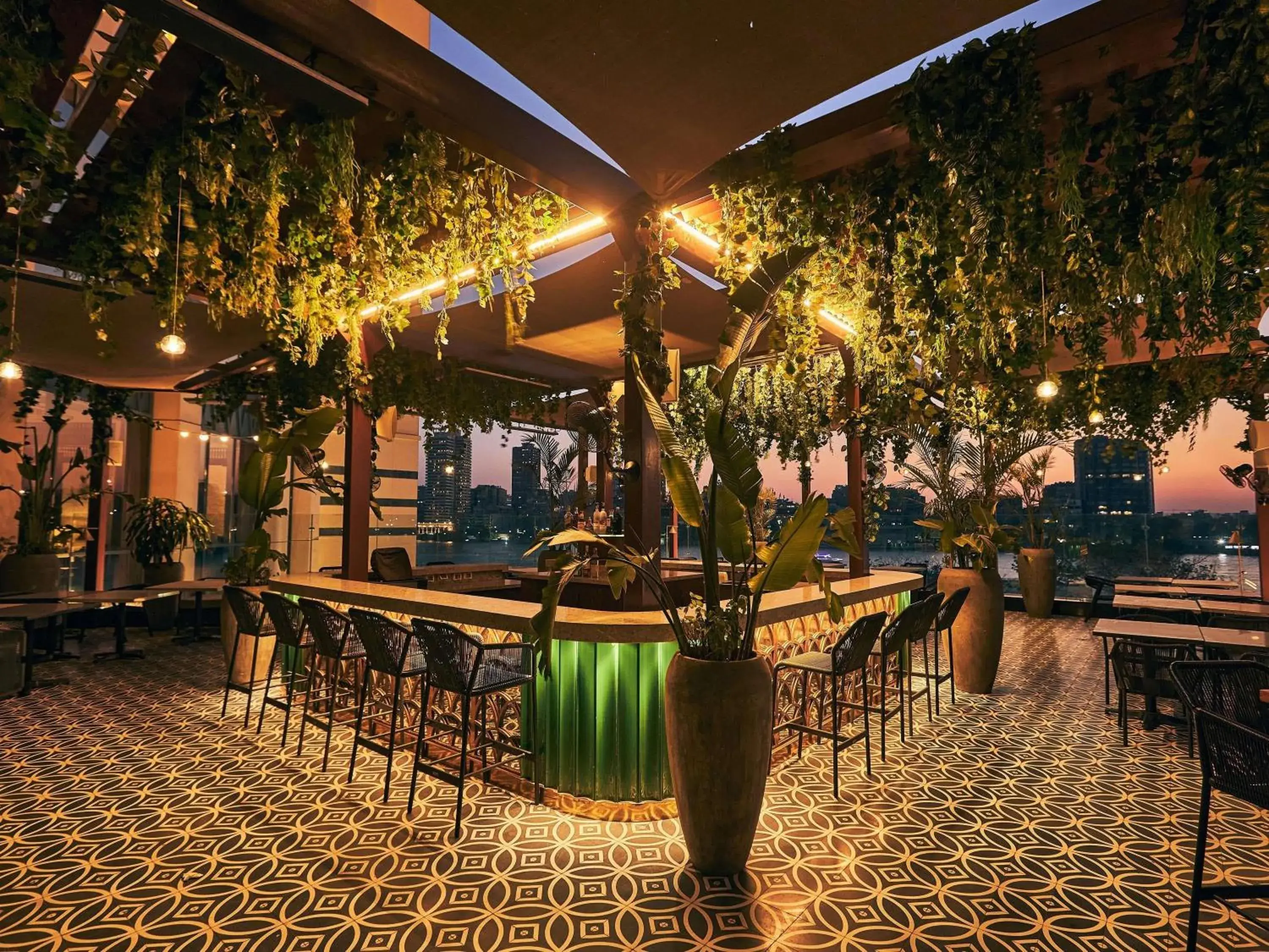 Restaurant/places to eat in Fairmont Nile City Restaurant/places to eat in Fairmont Nile City