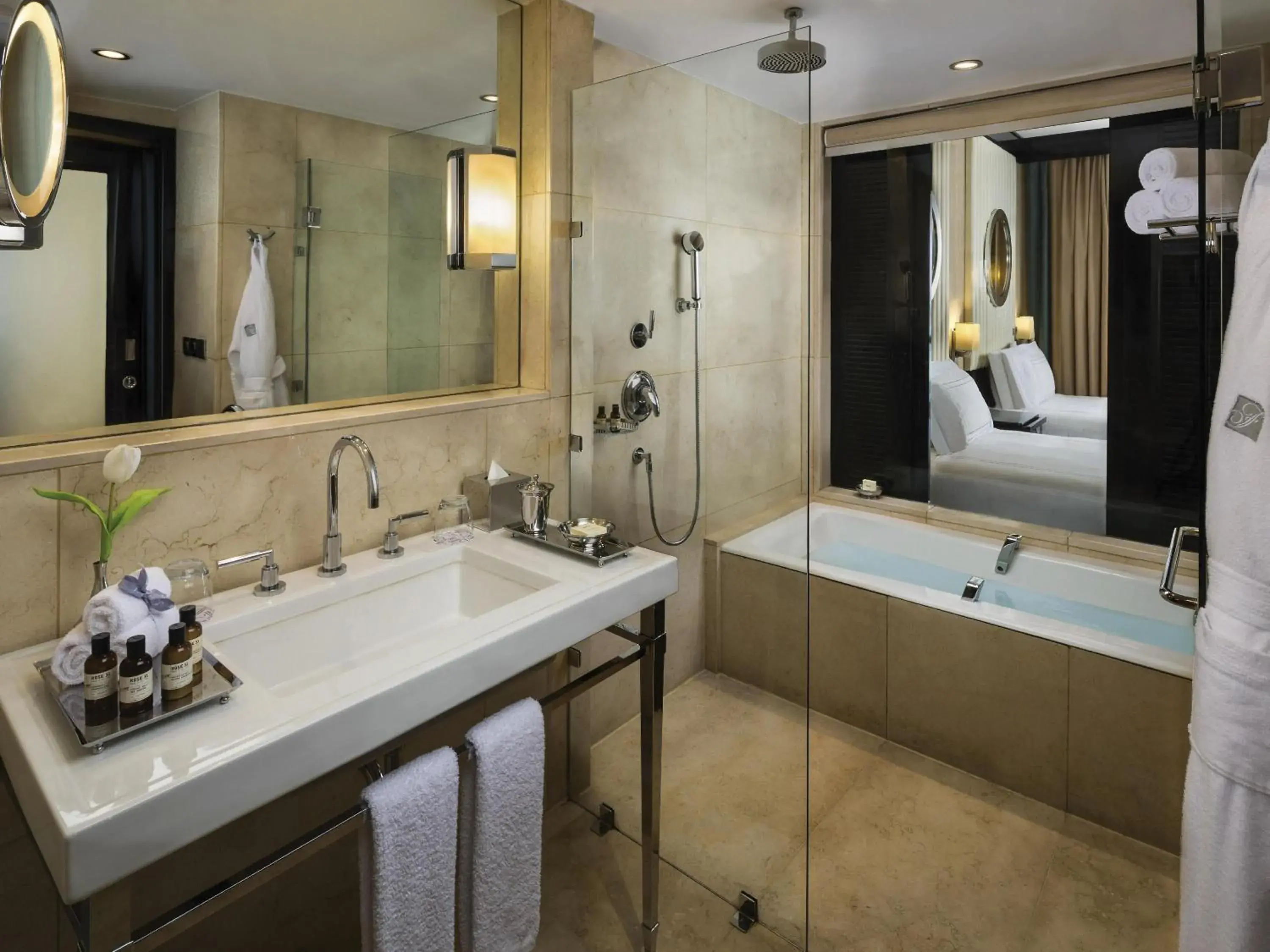 Bedroom in Fairmont Nile City Bedroom in Fairmont Nile City