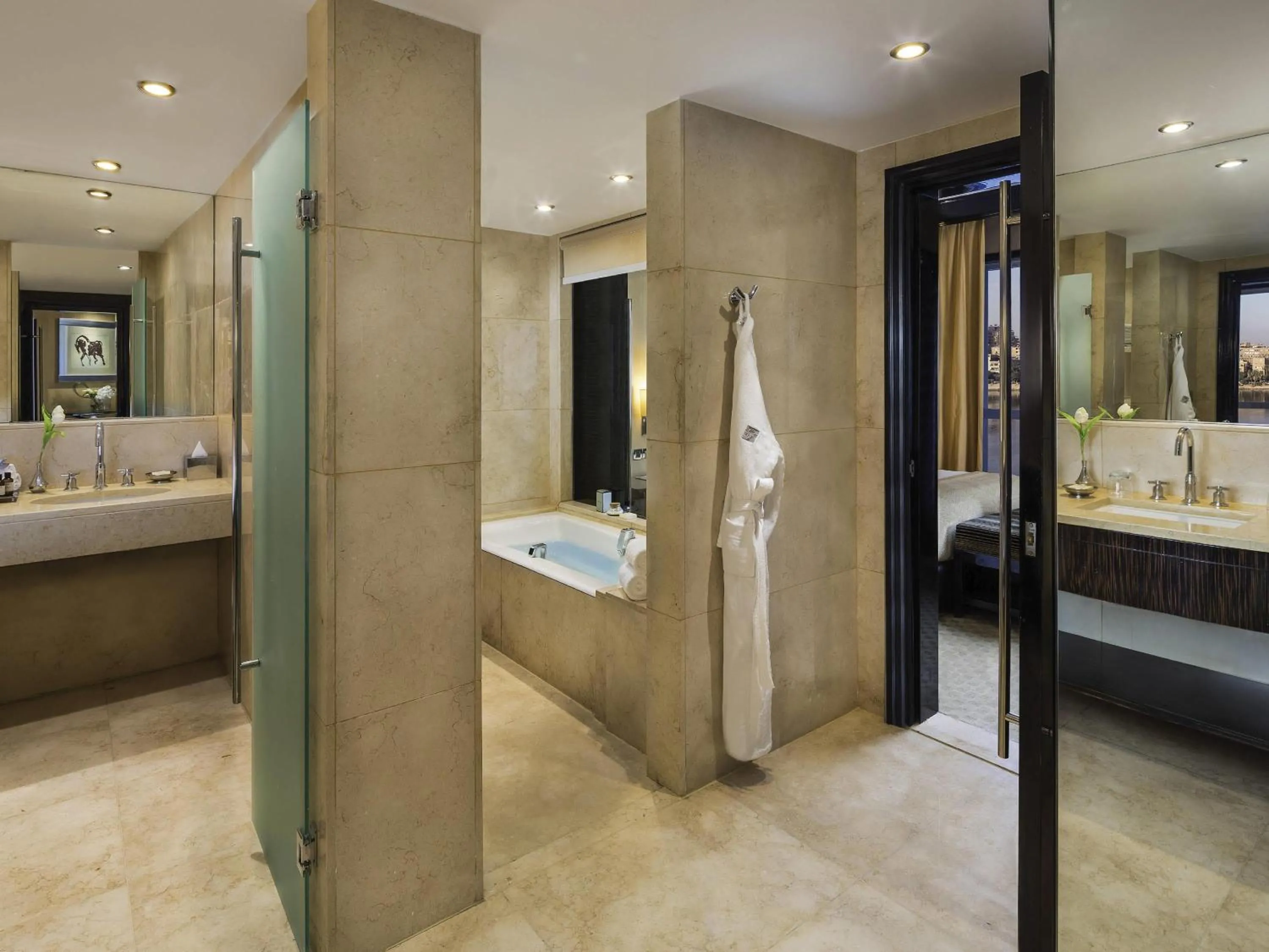 Bedroom in Fairmont Nile City