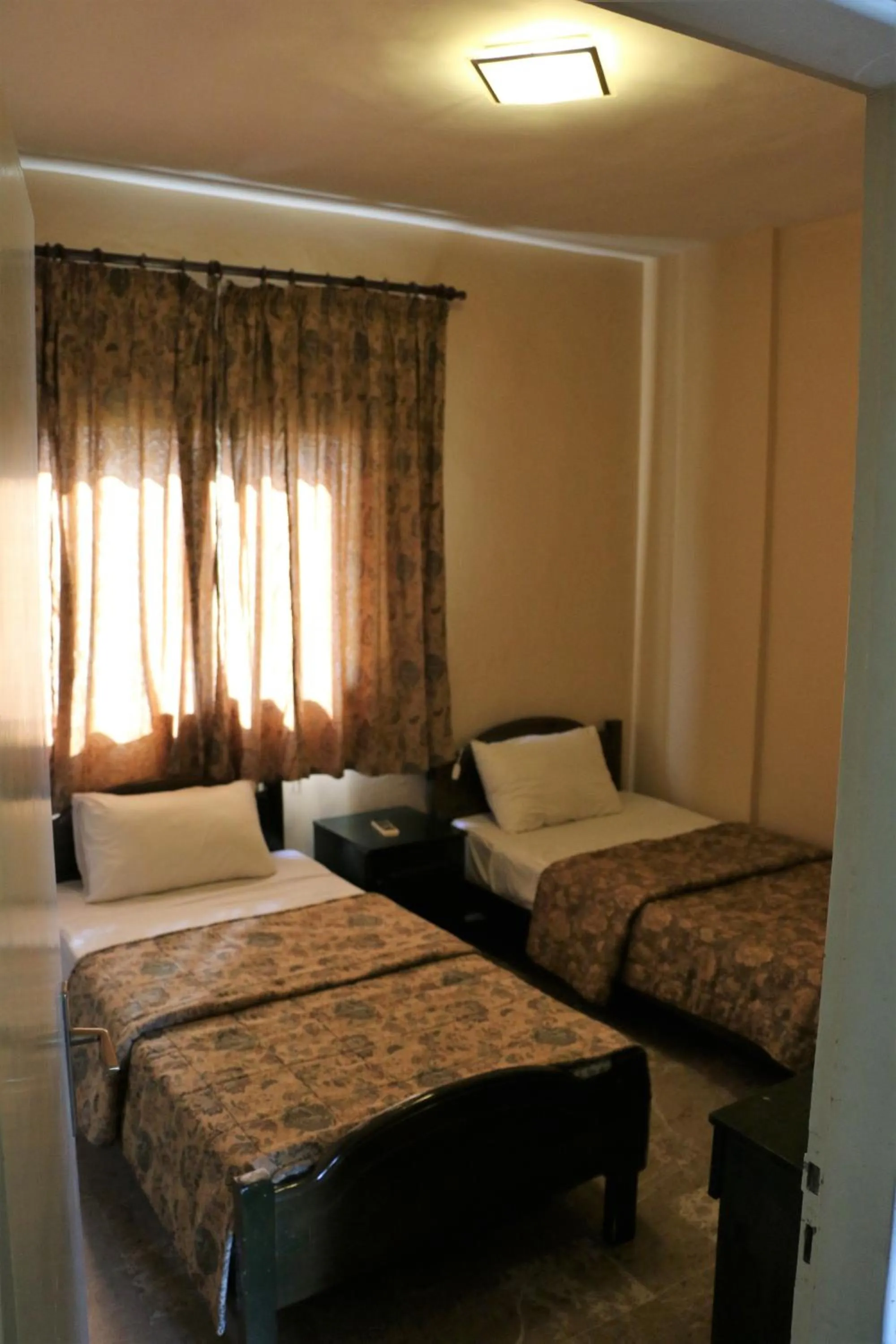 Holiday Suites Hotel & Beach Resort
