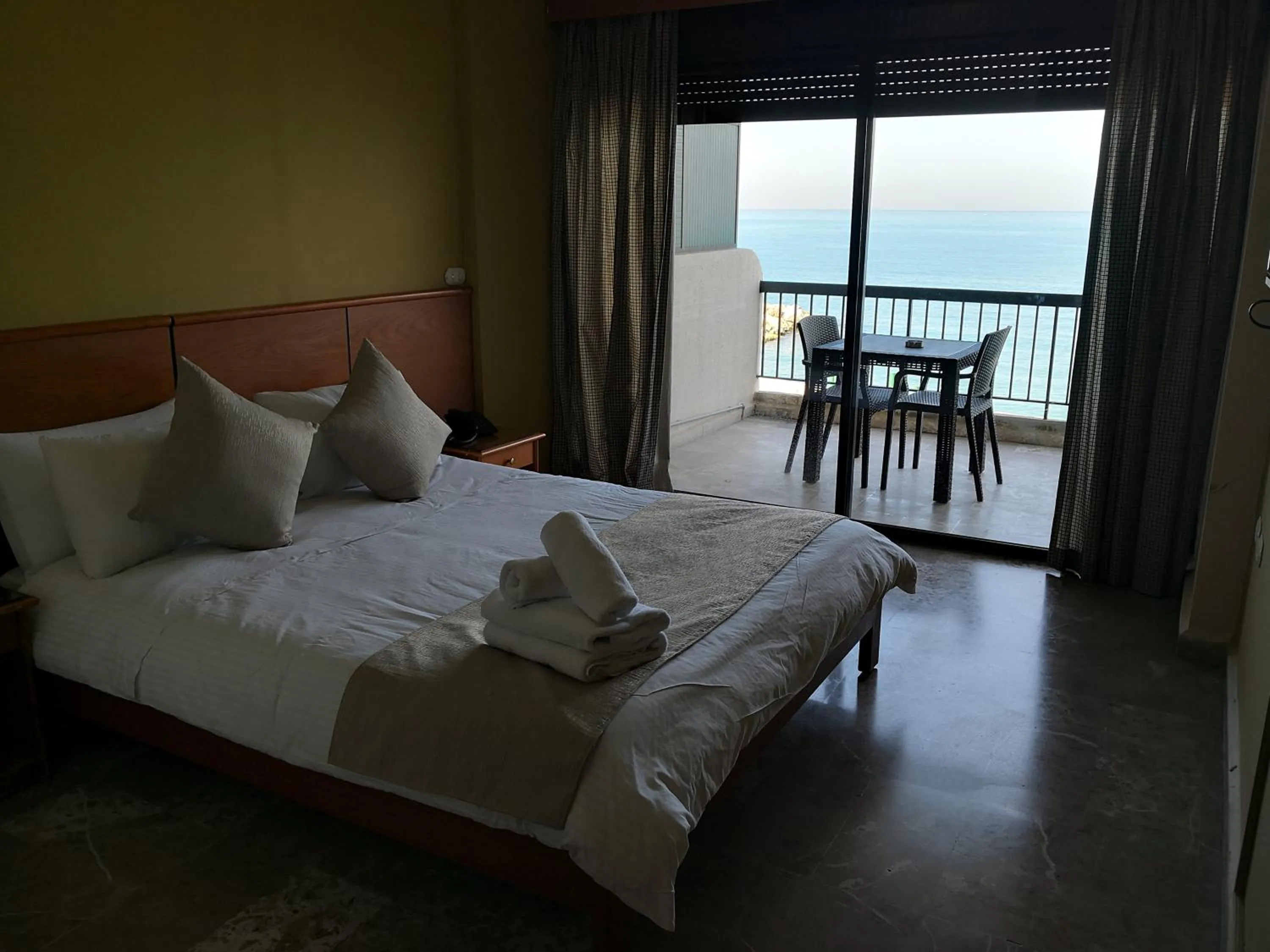 Standard Room with Sea View in Holiday Suites Hotel & Beach Resort