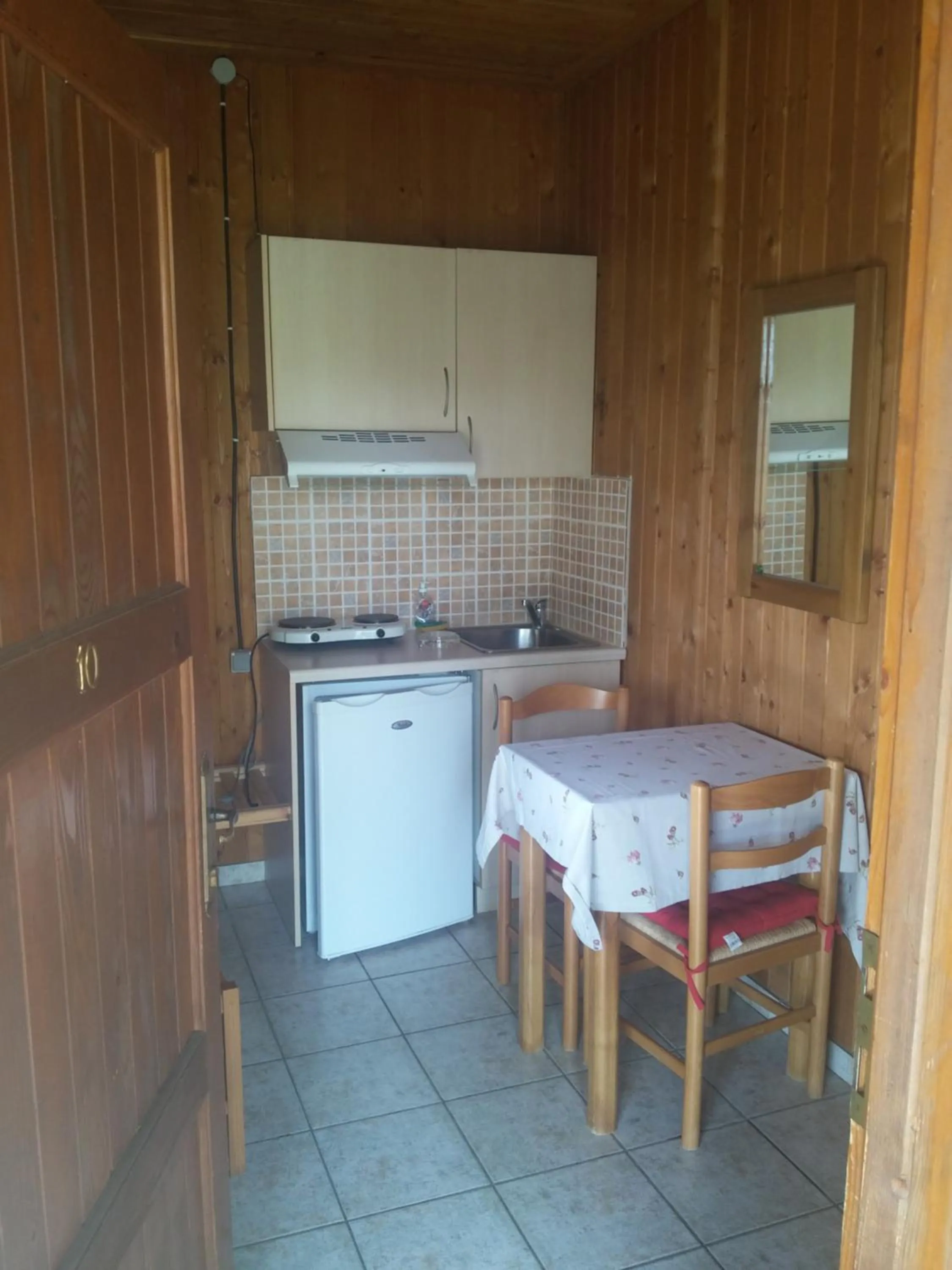 Kitchen or kitchenette in Livadaki Village