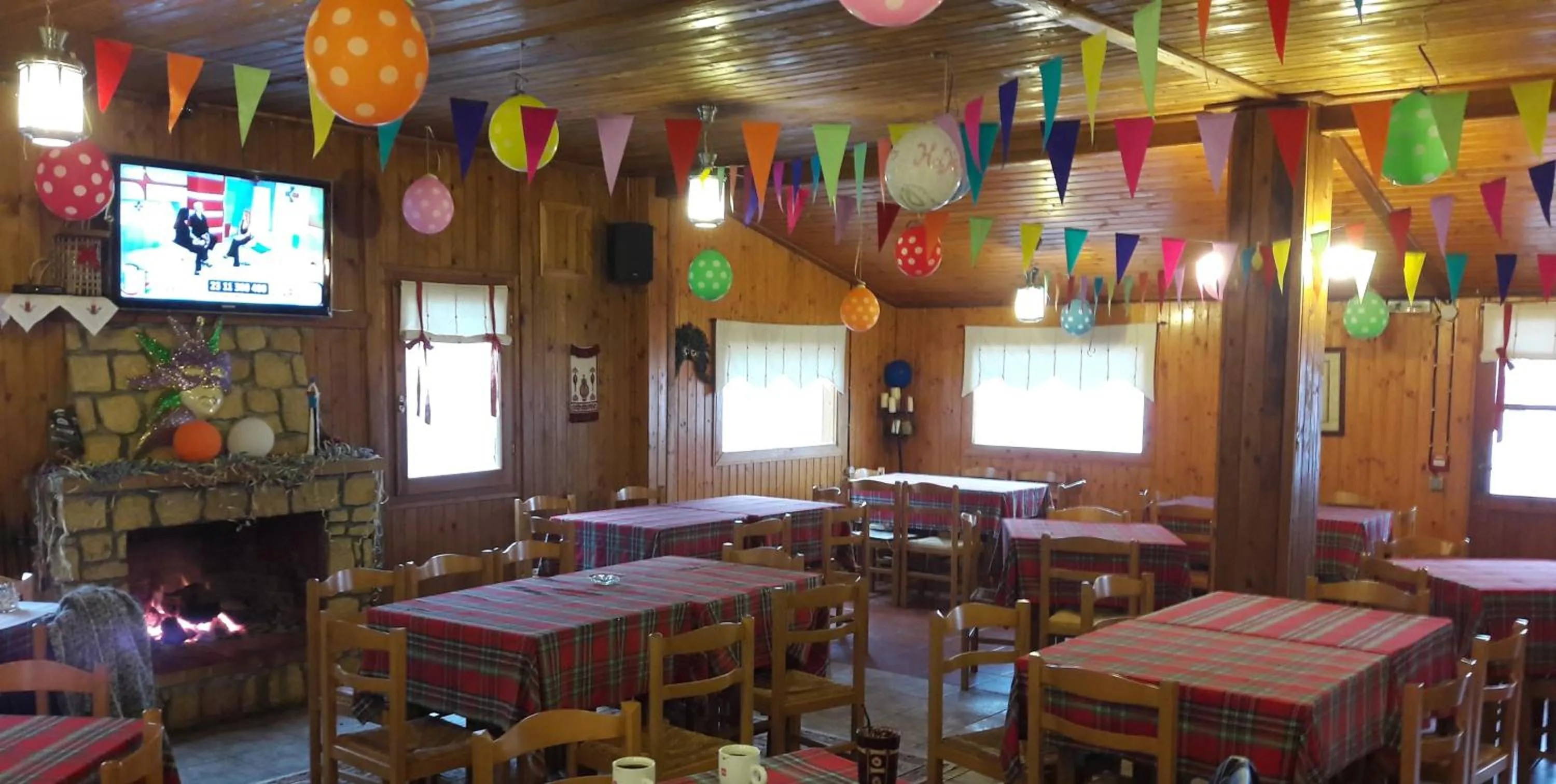 Restaurant/places to eat in Livadaki Village