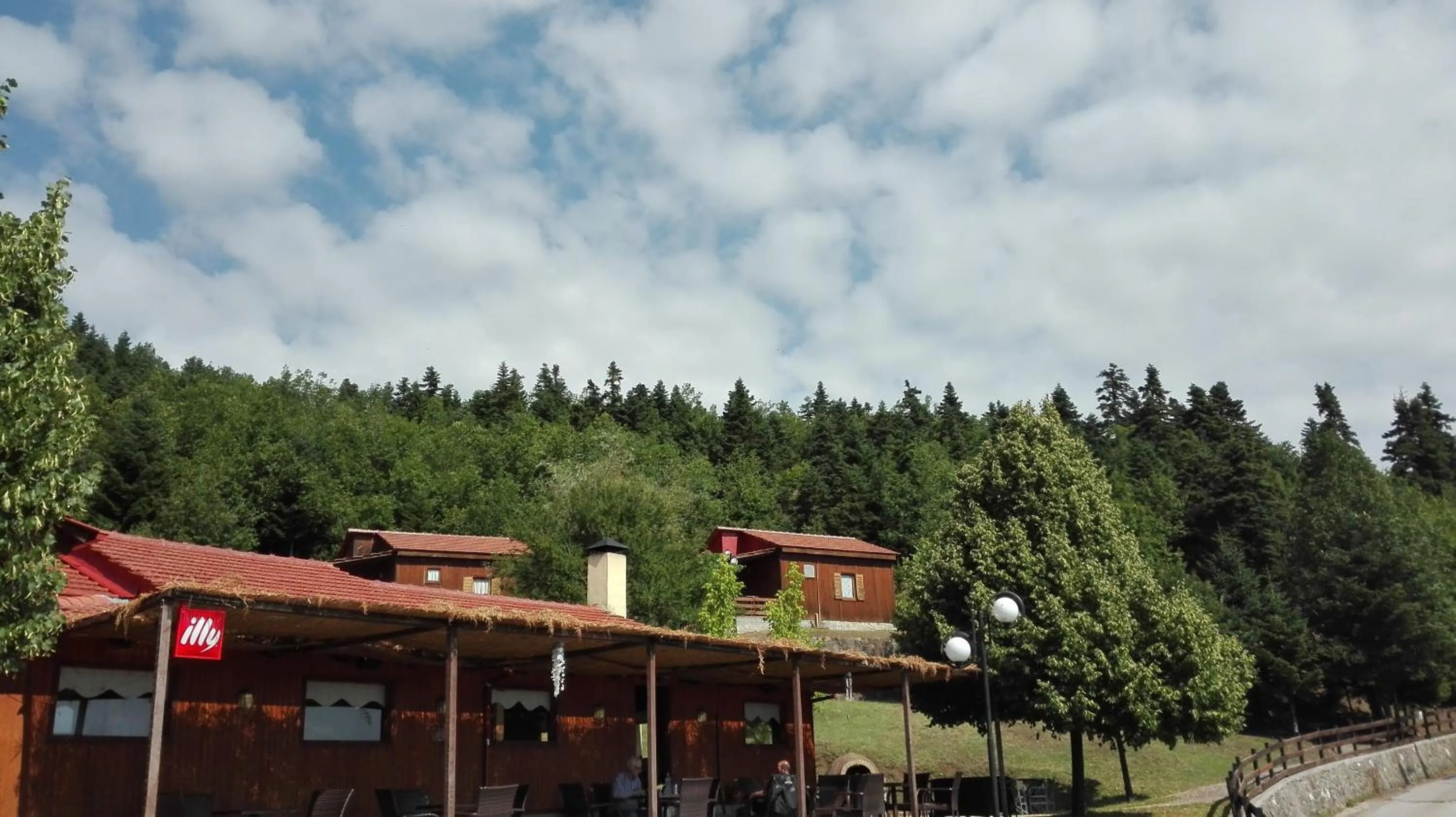 Restaurant/places to eat in Livadaki Village