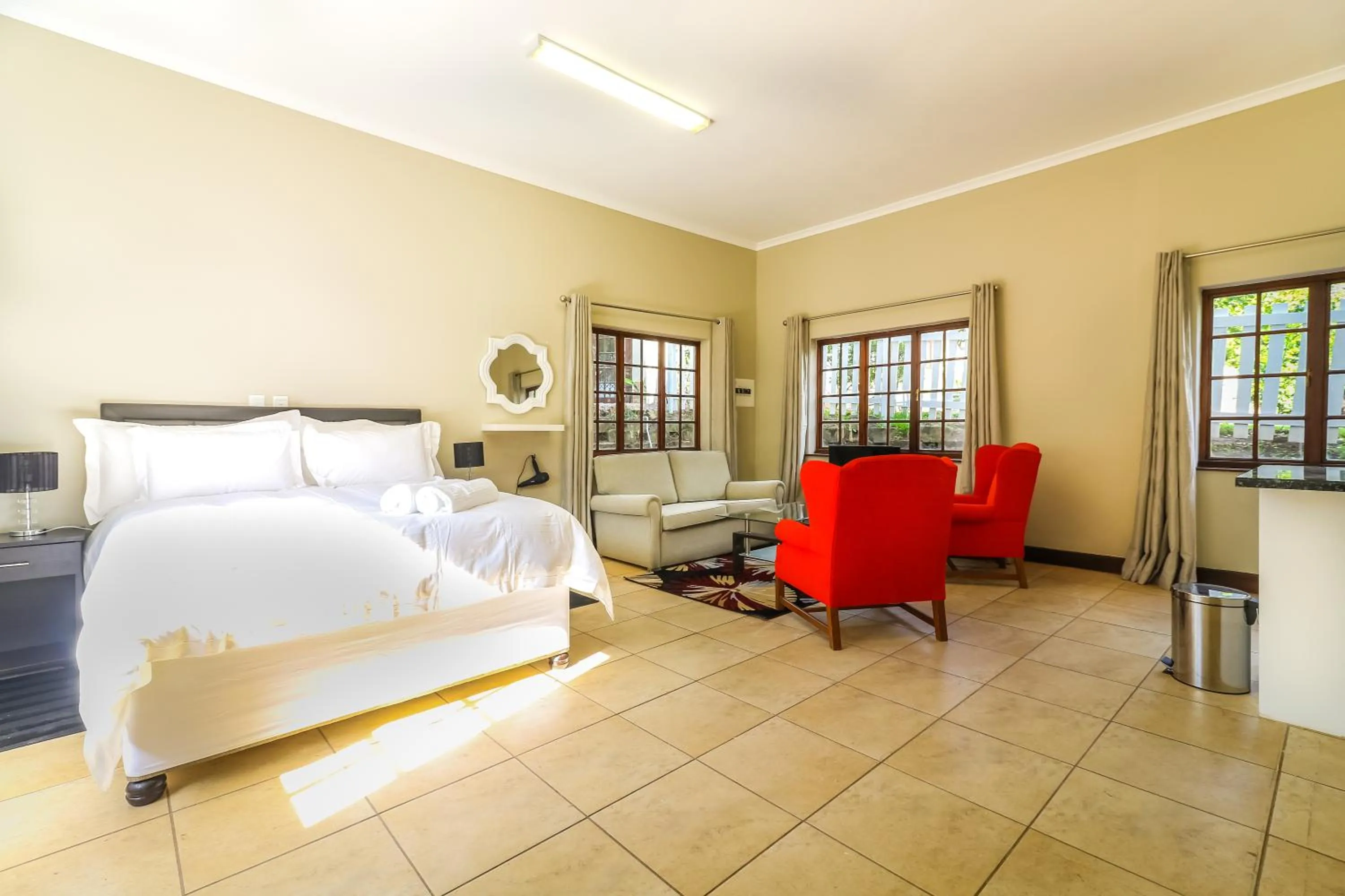 Photo of the whole room, Bed in Sibsons House