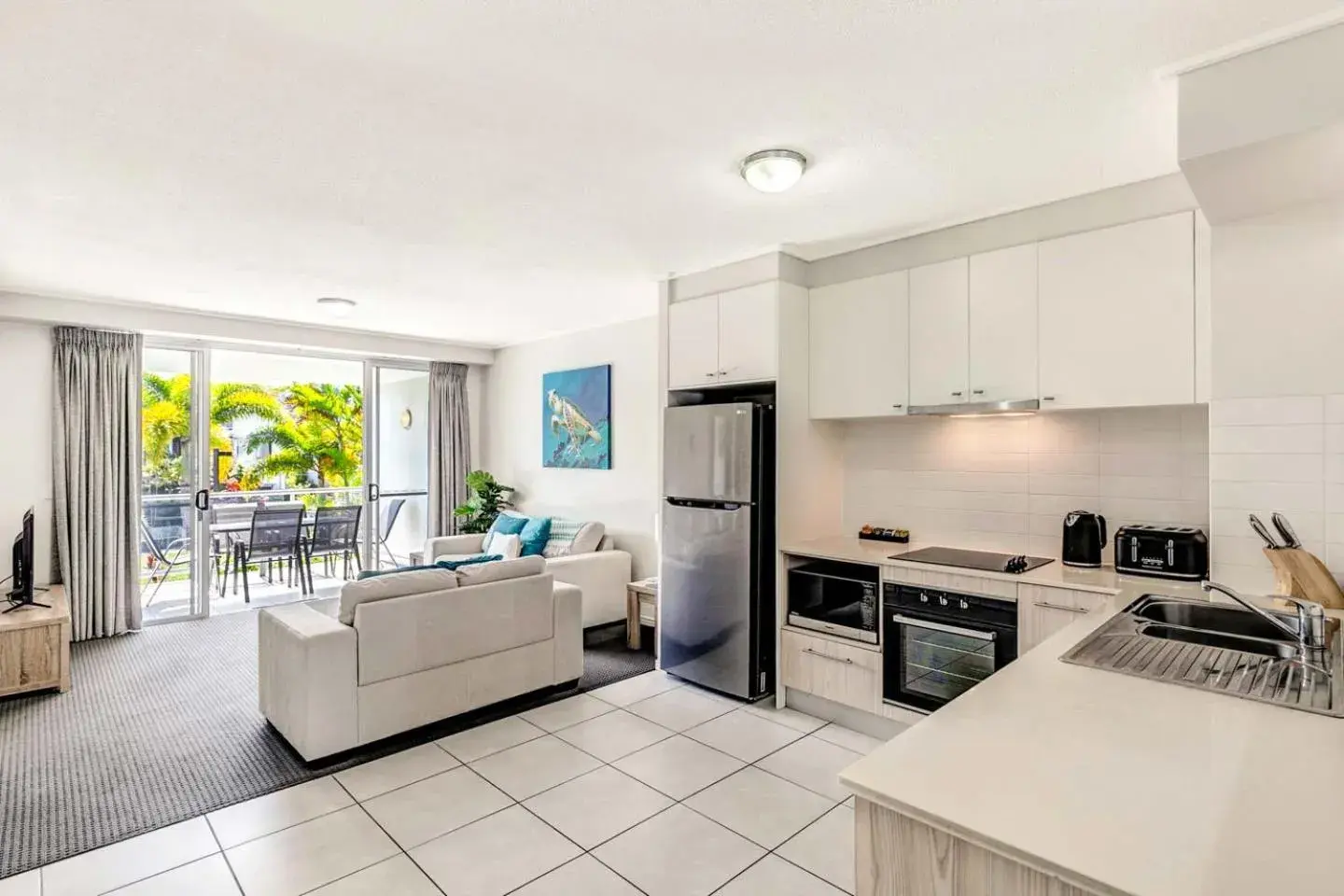 Kitchen or kitchenette in Ramada Encore by Wyndham Whale Cove Kitchen or kitchenette in Ramada Encore by Wyndham Whale Cove