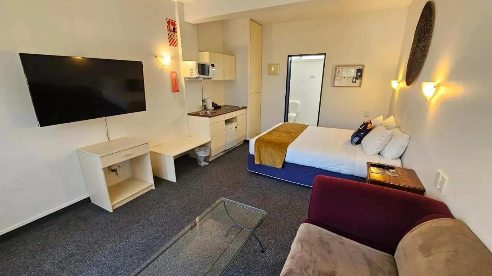 Bed in U Studios Paraparaumu Beach Bed in U Studios Paraparaumu Beach