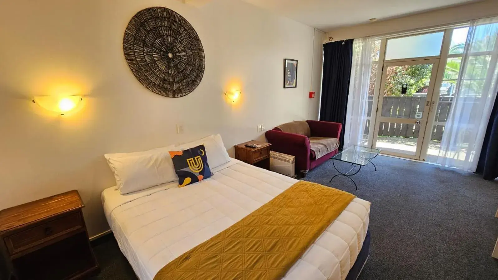 Bed in U Studios Paraparaumu Beach Bed in U Studios Paraparaumu Beach