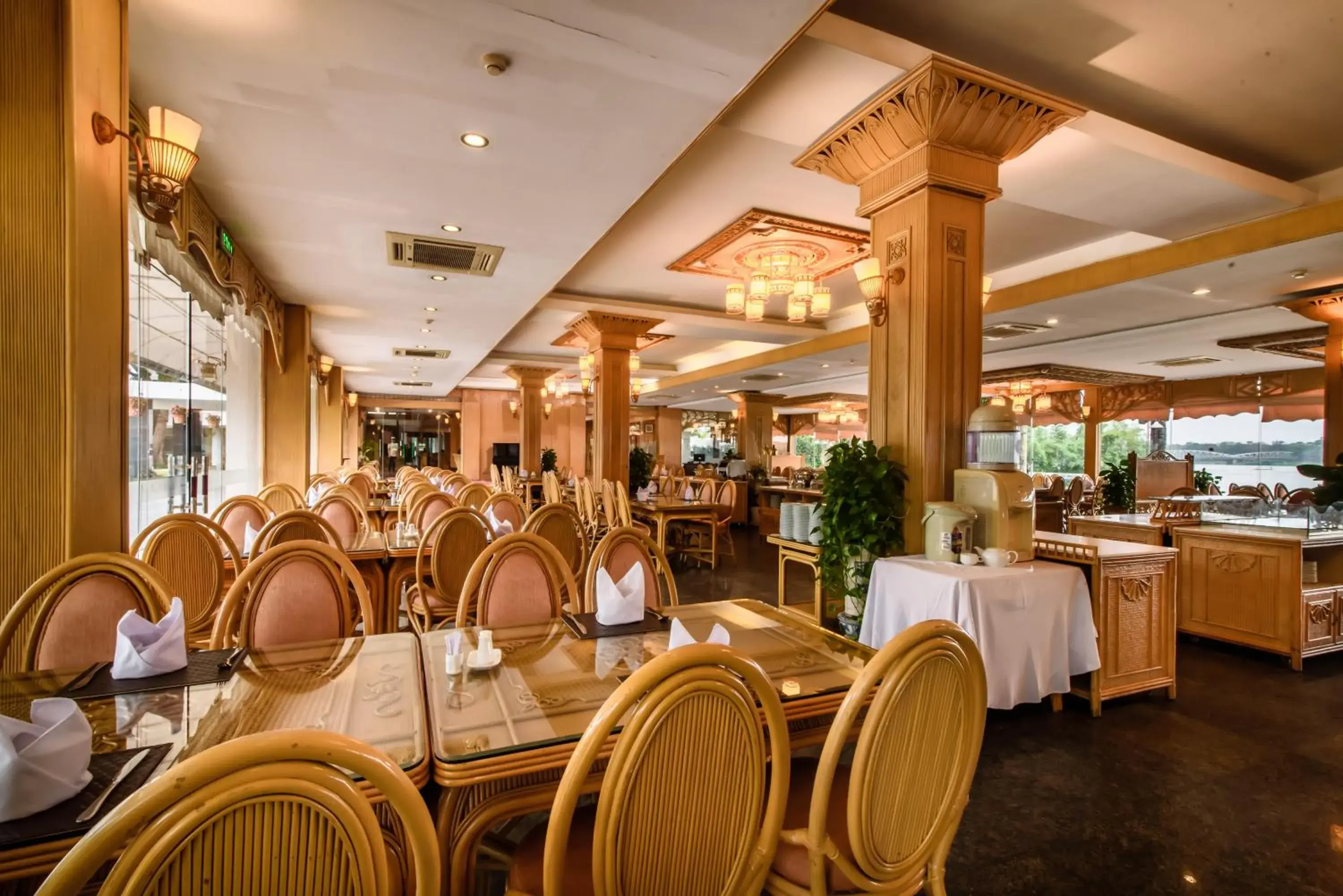 Restaurant/places to eat in Huong Giang Hotel Resort & Spa Restaurant/places to eat in Huong Giang Hotel Resort & Spa