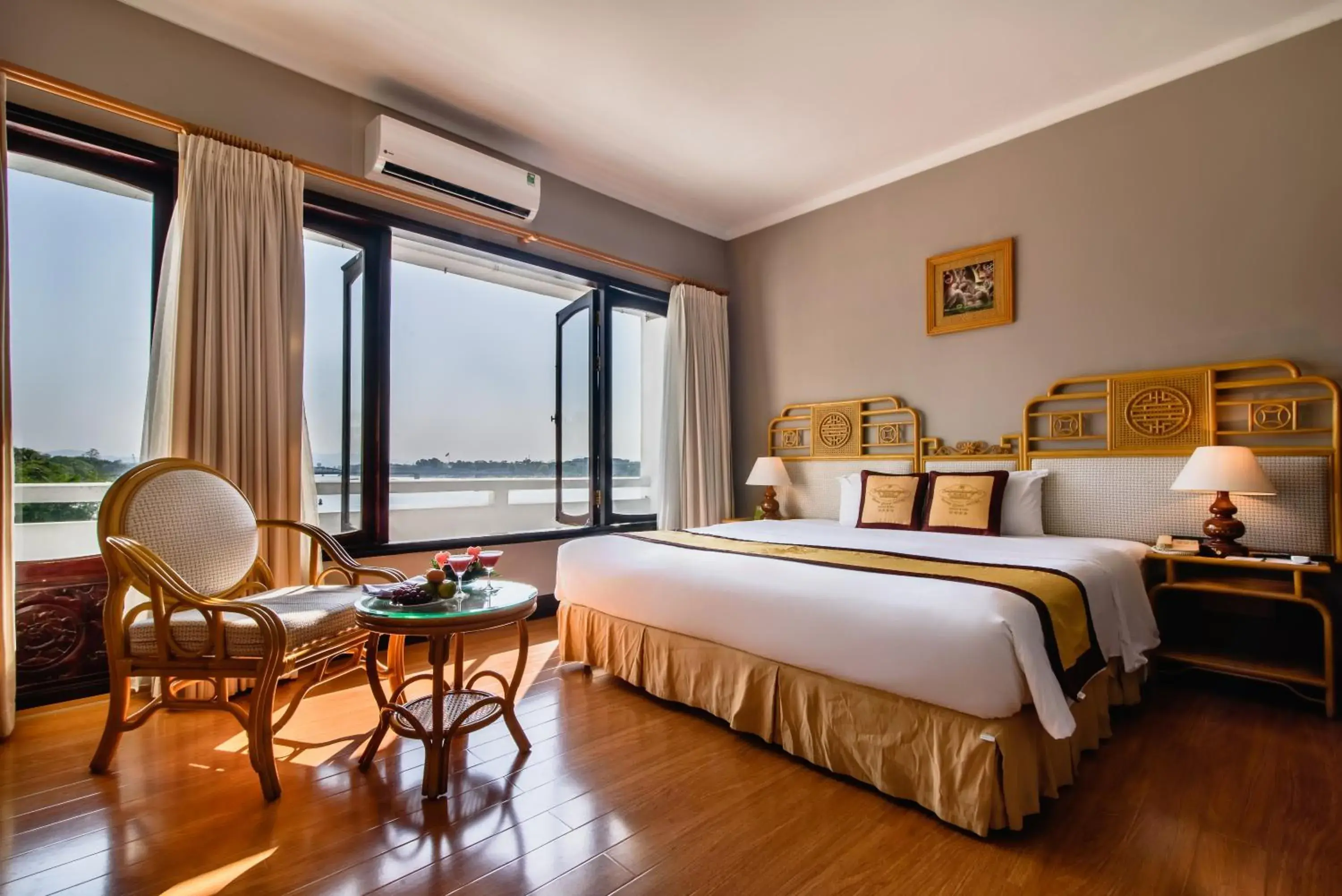 River view, Bed in Huong Giang Hotel Resort & Spa River view, Bed in Huong Giang Hotel Resort & Spa