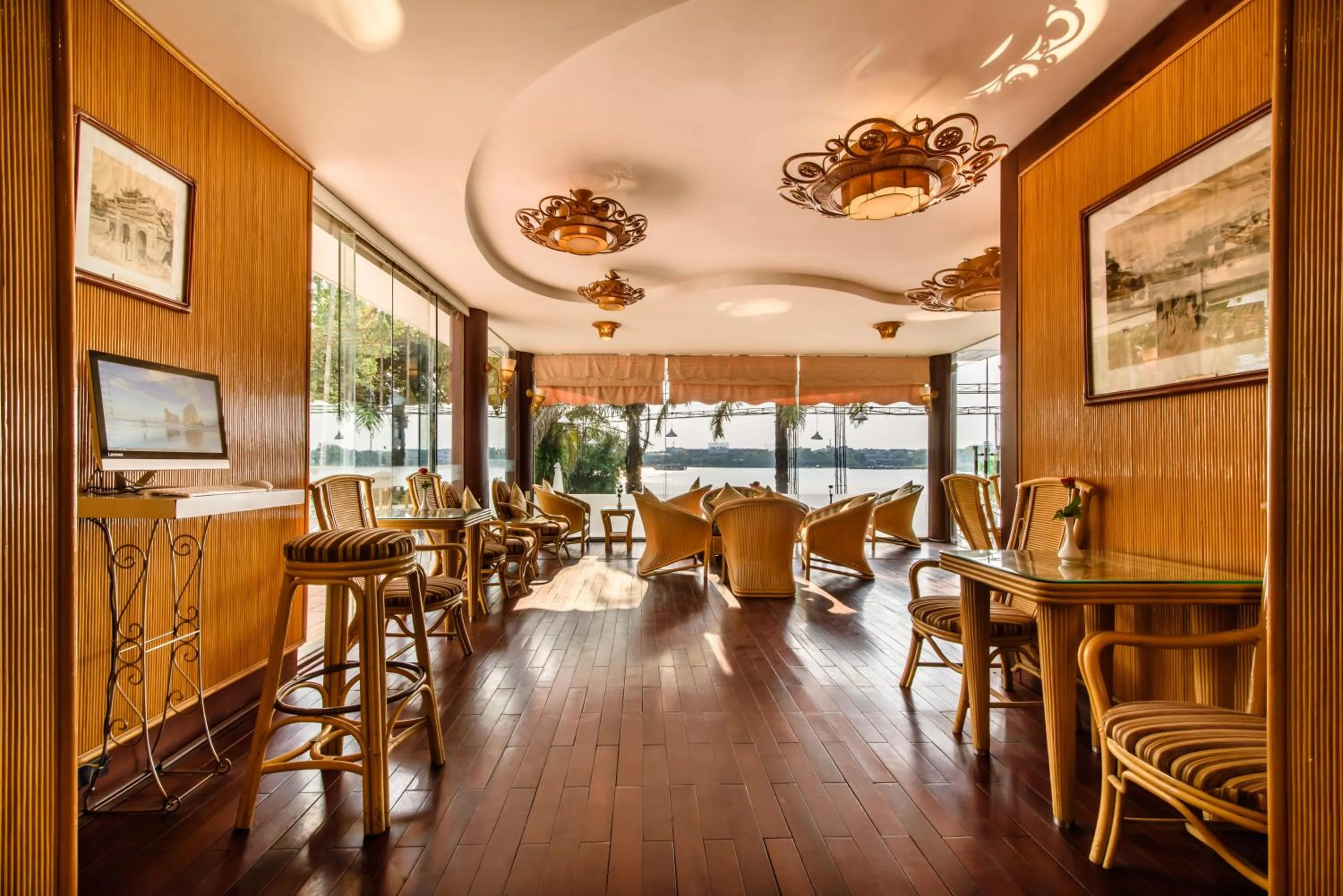 Lounge or bar in Huong Giang Hotel Resort & Spa